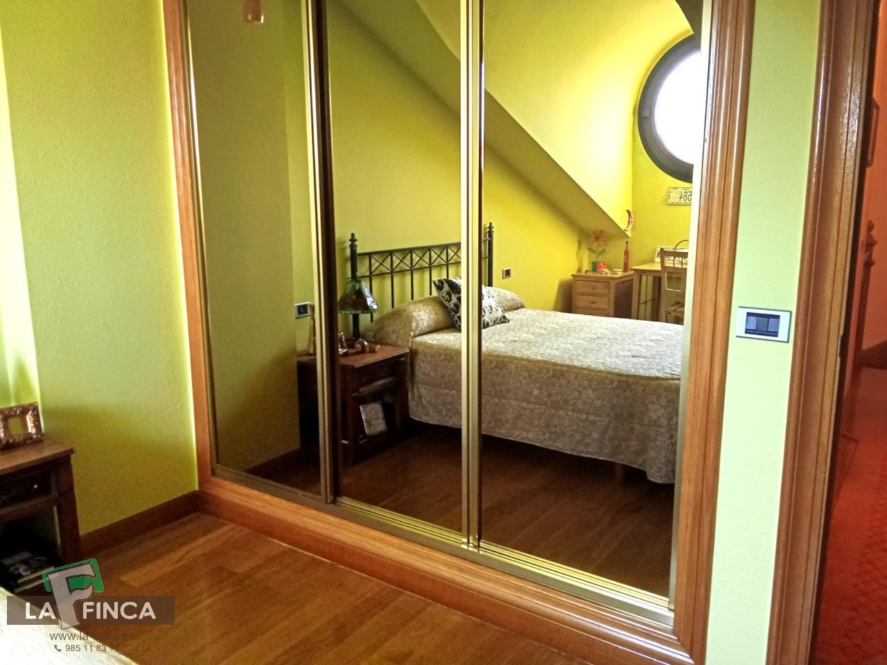 For sale of duplex in Oviedo