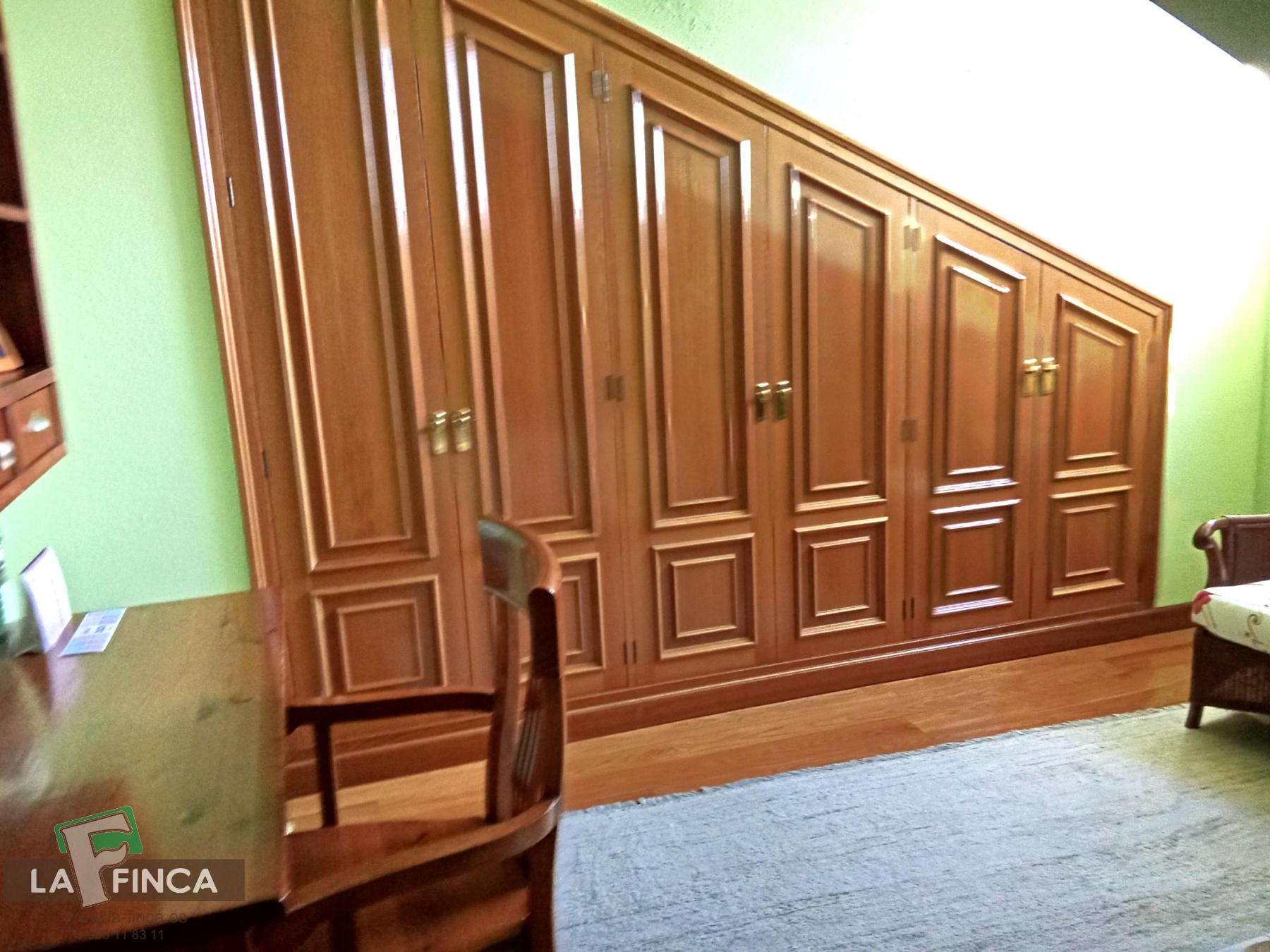 For sale of duplex in Oviedo