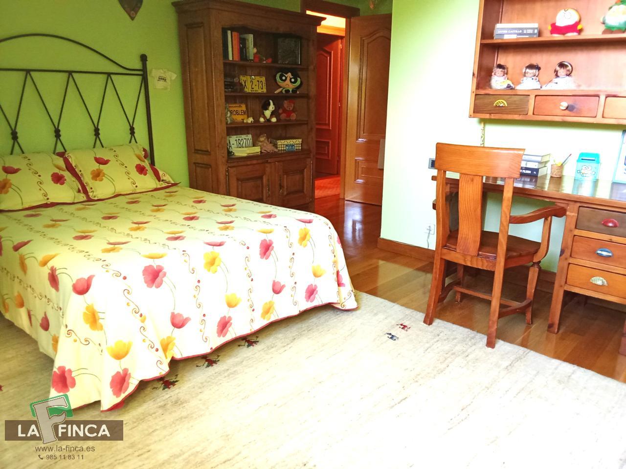 For sale of duplex in Oviedo