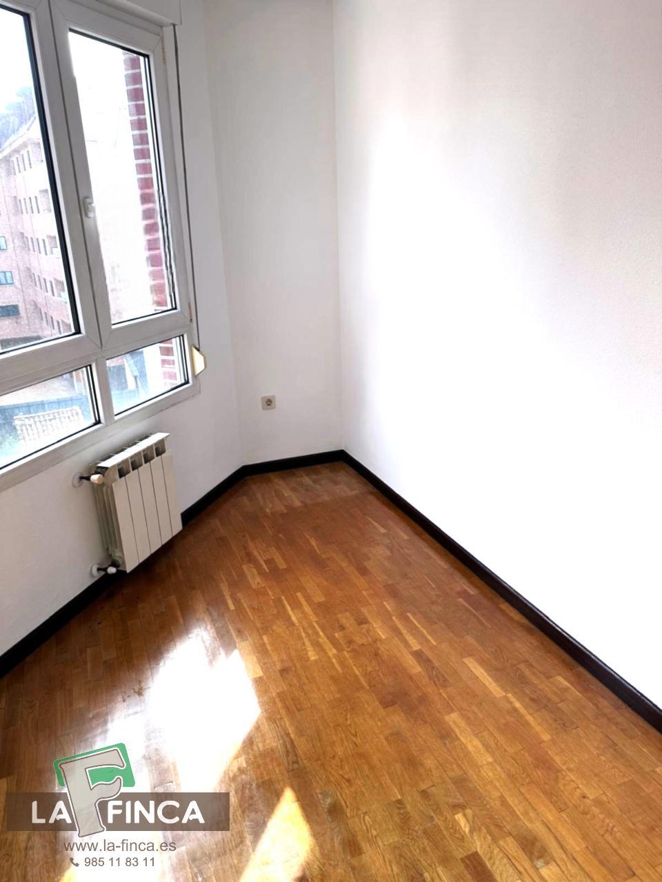 For sale of flat in Oviedo