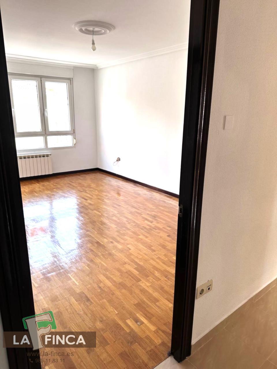 For sale of flat in Oviedo