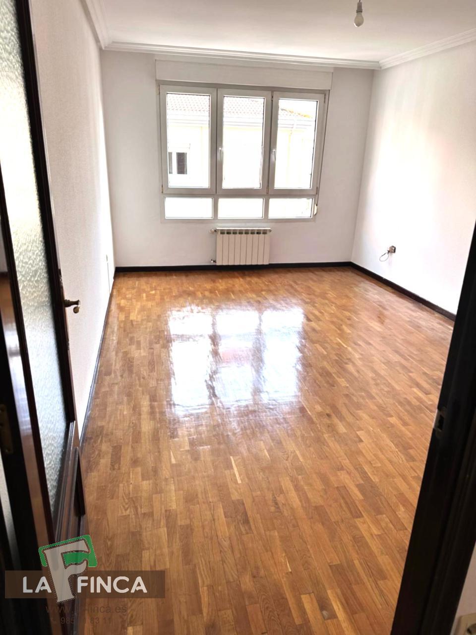 For sale of flat in Oviedo