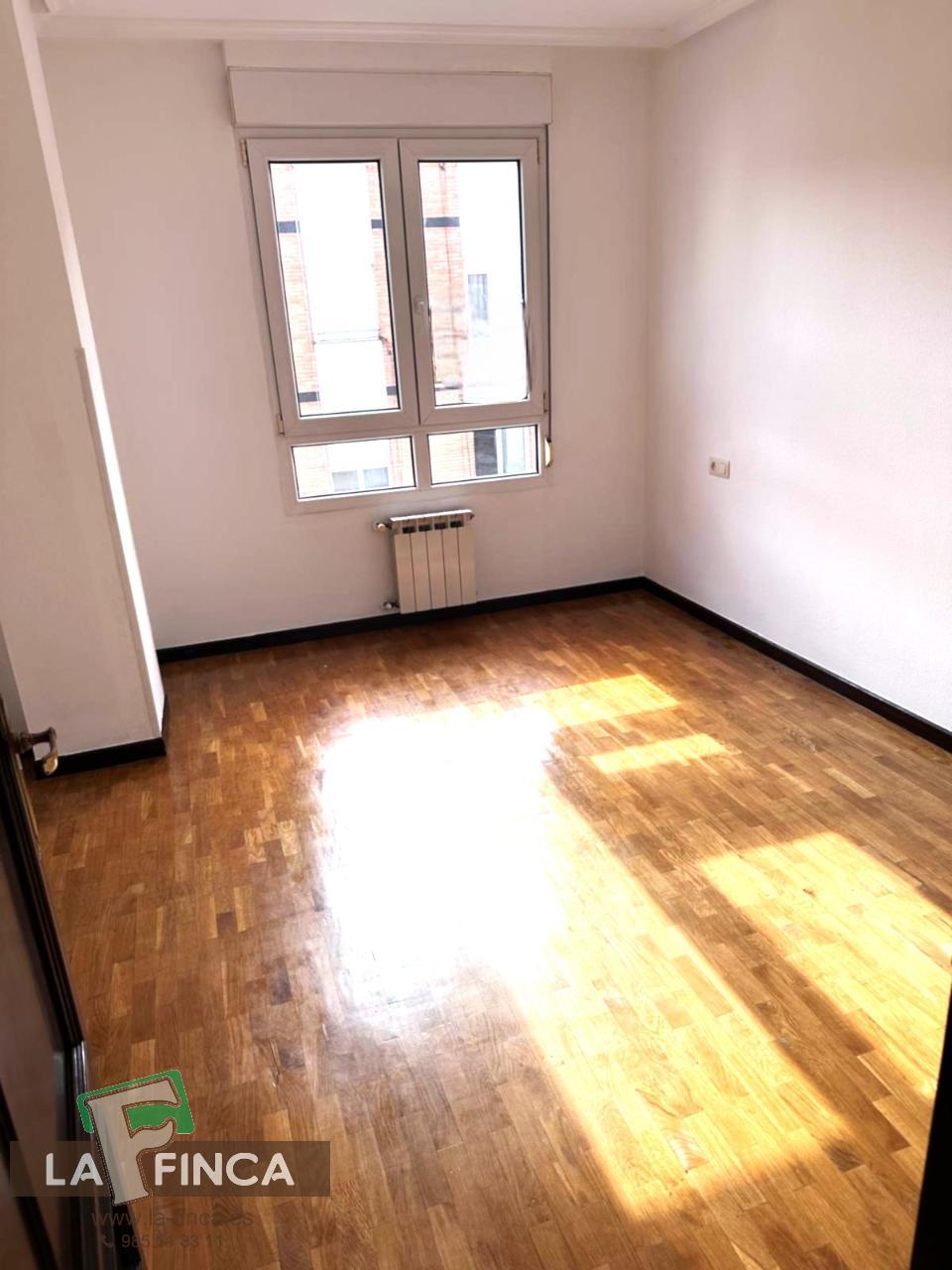 For sale of flat in Oviedo