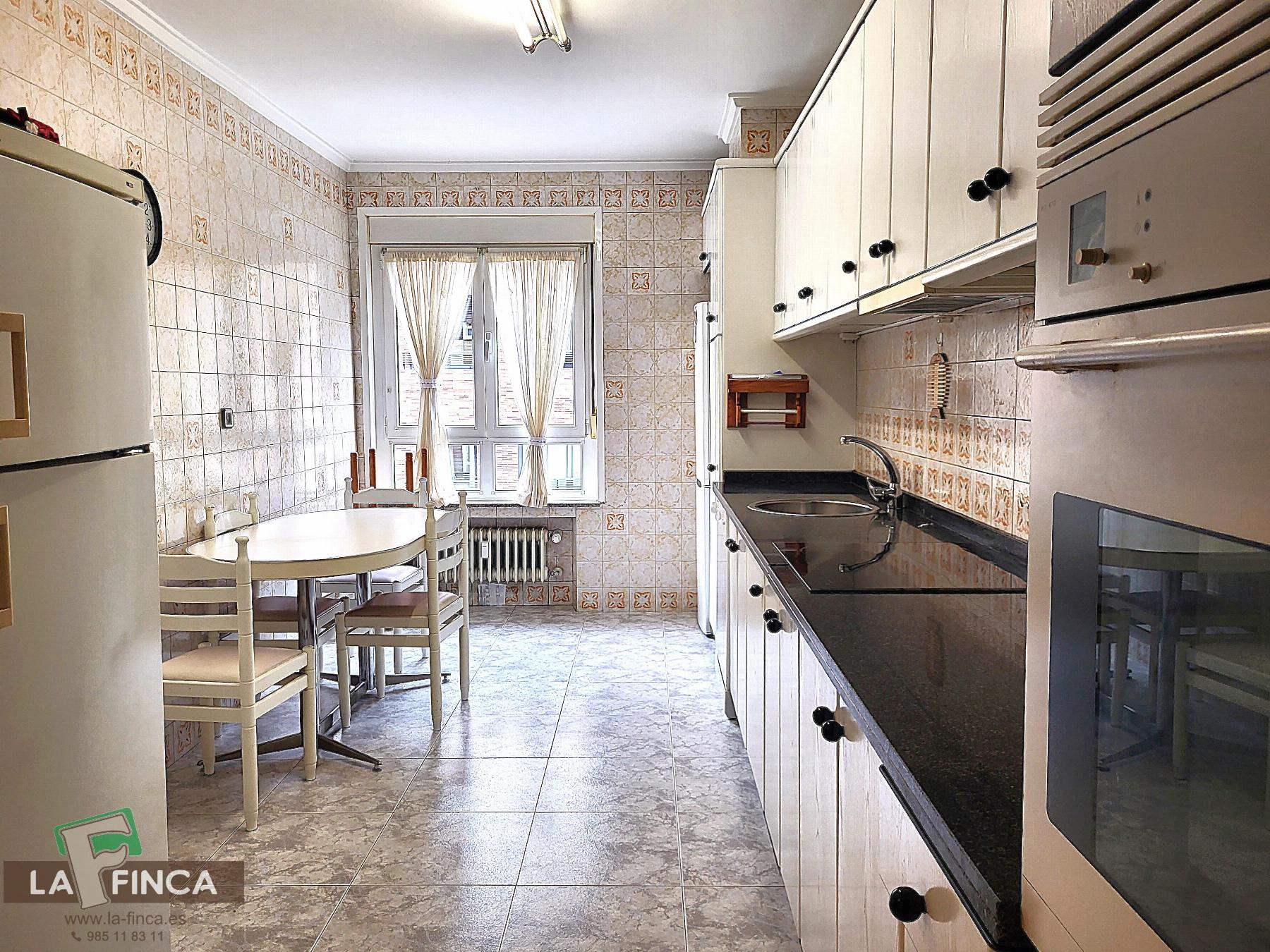 For sale of flat in Oviedo