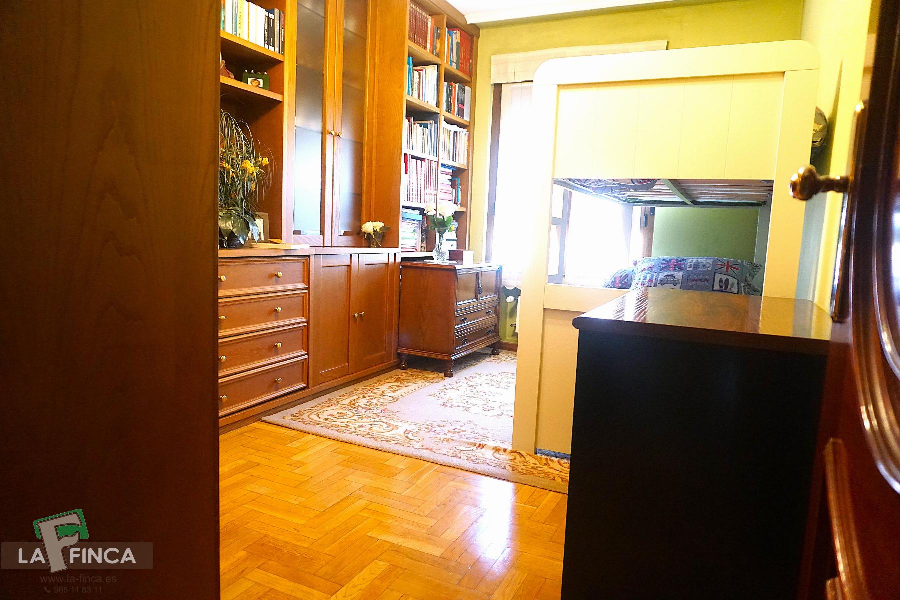 For sale of flat in Oviedo