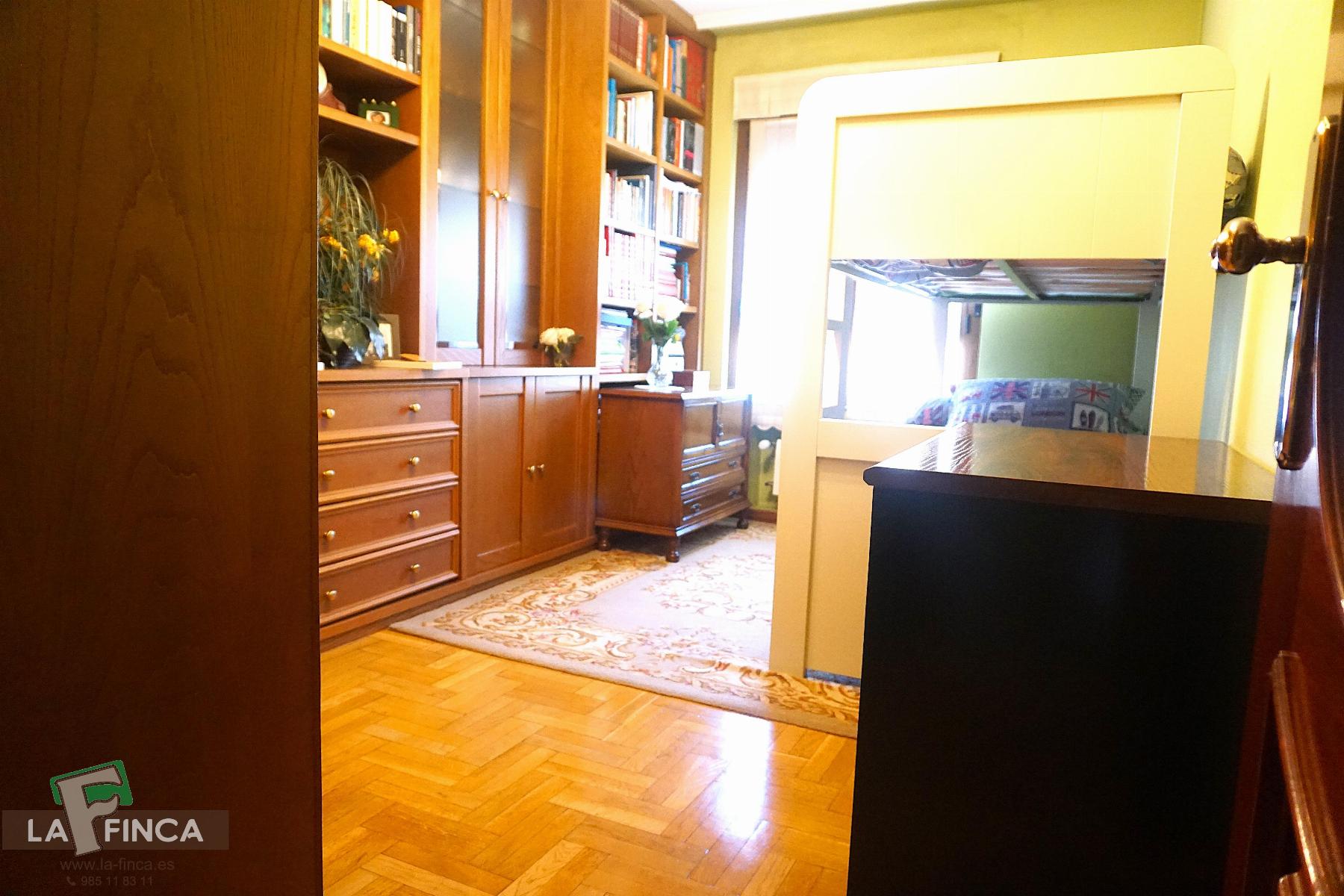 For sale of flat in Oviedo