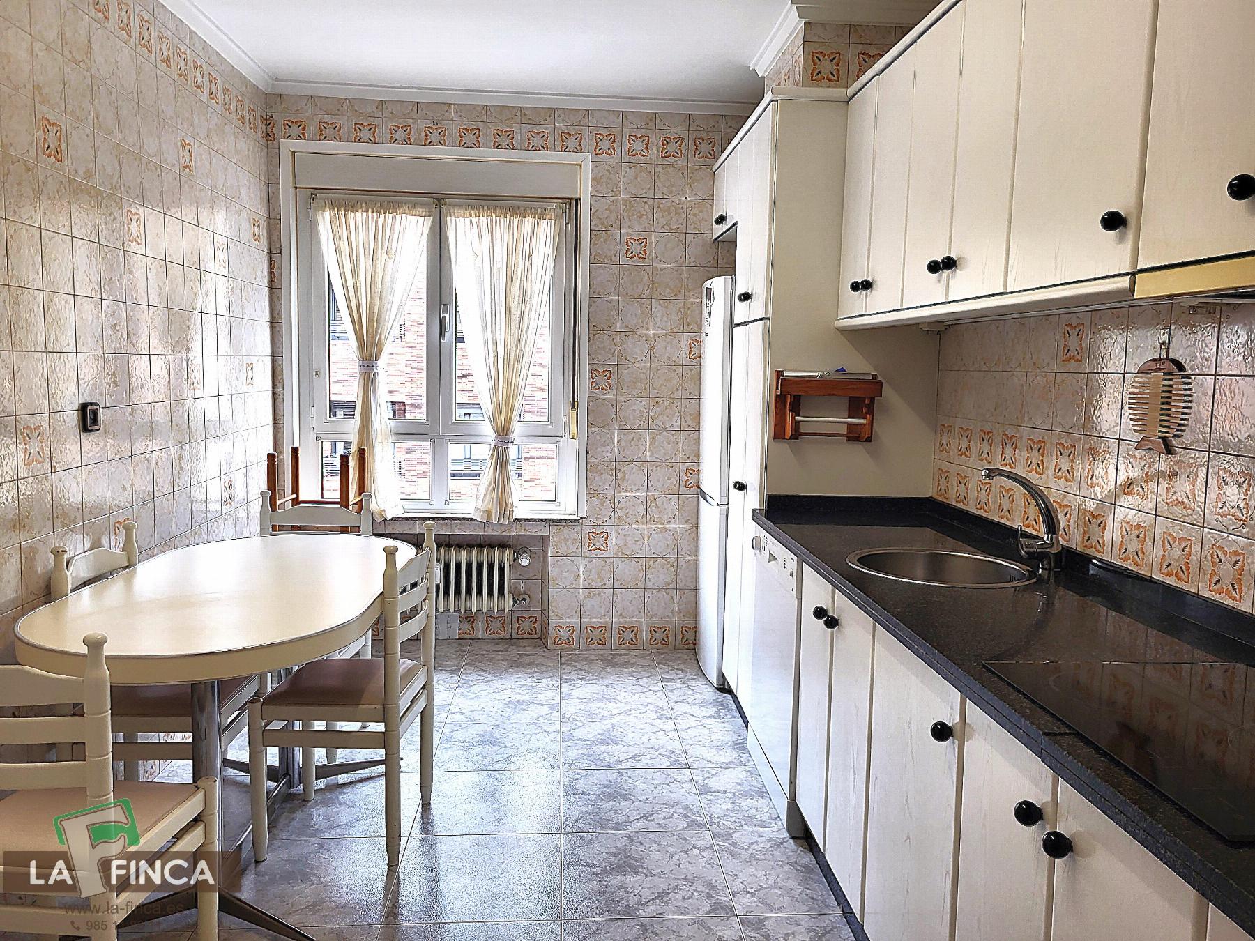 For sale of flat in Oviedo