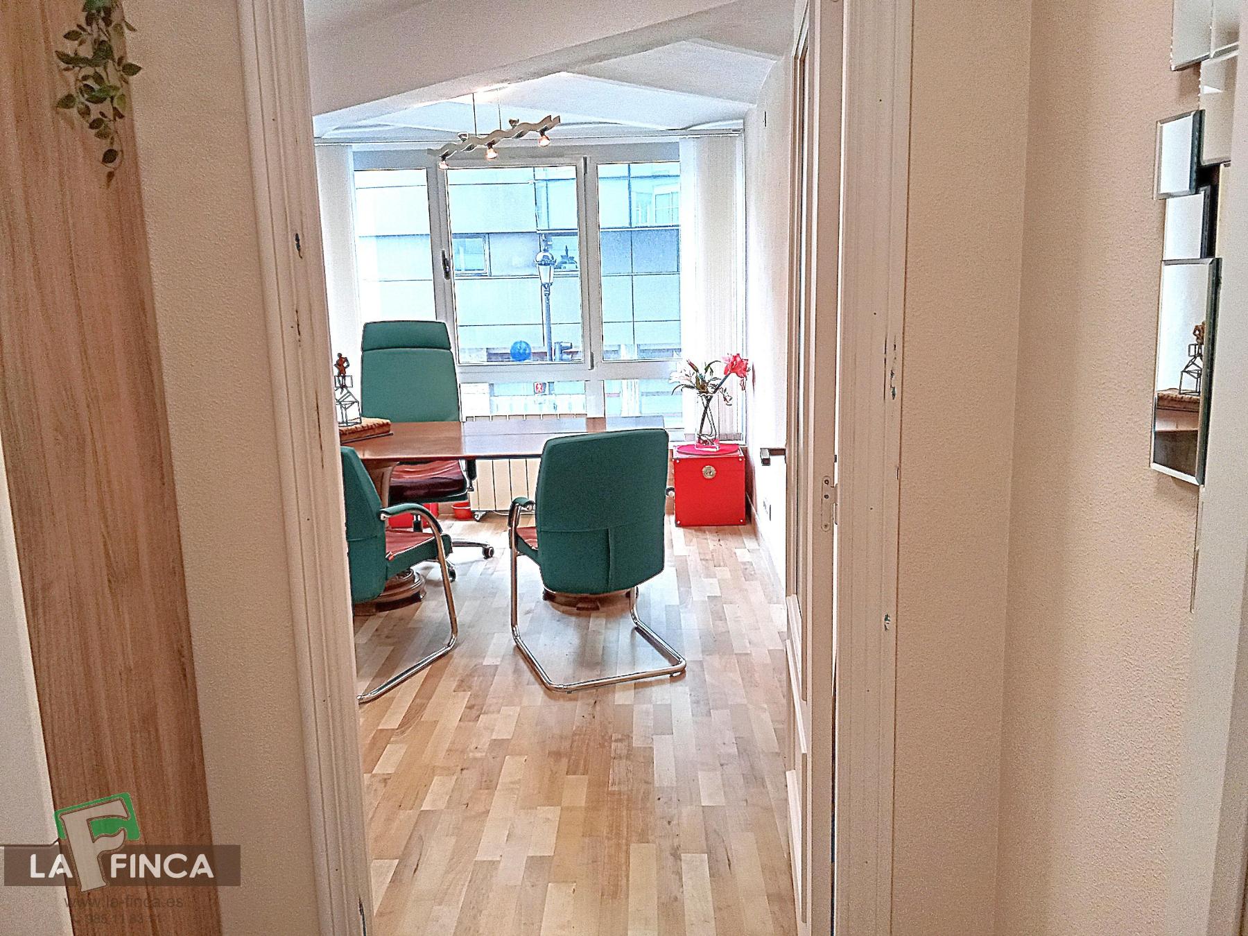 For sale of office in Oviedo