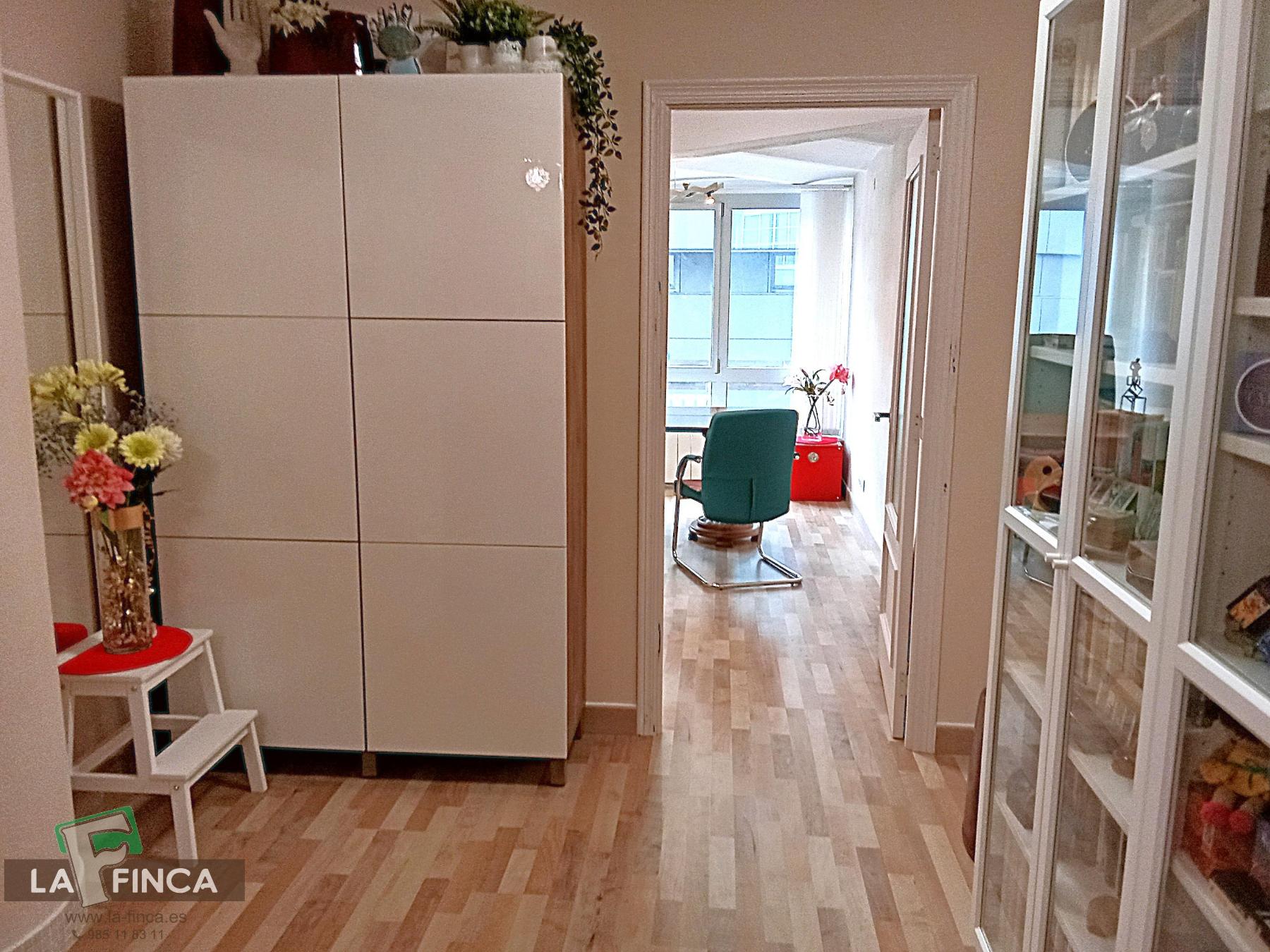 For sale of office in Oviedo