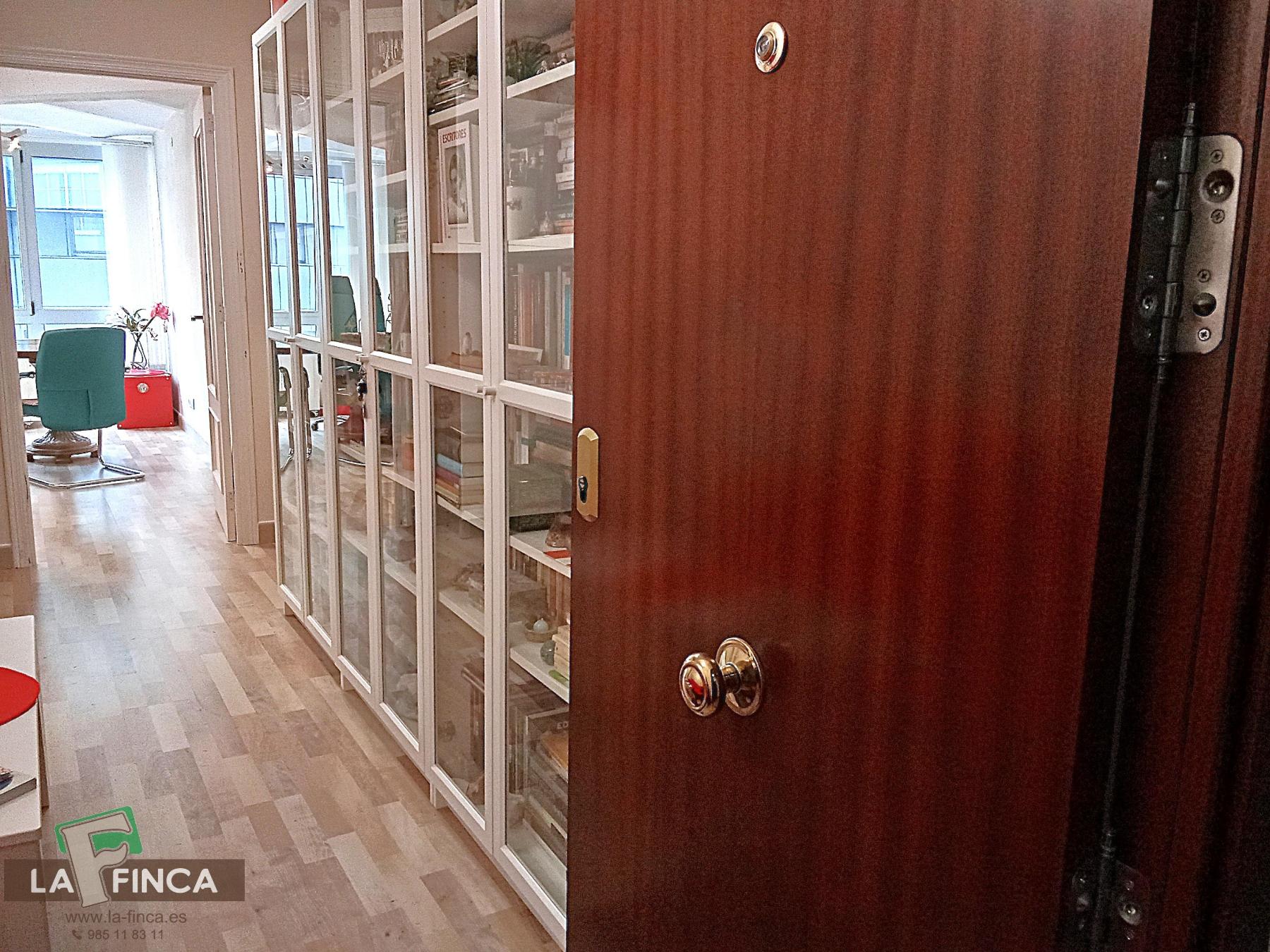 For sale of office in Oviedo