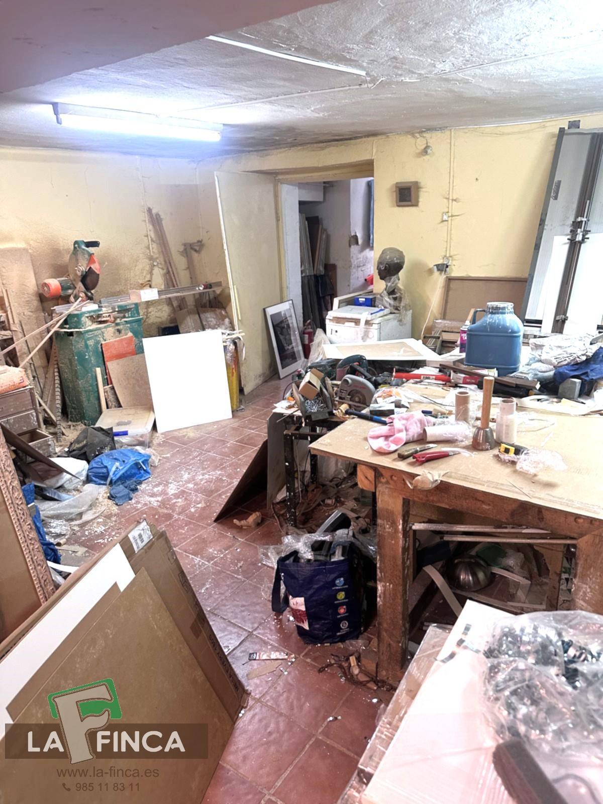 For sale of premises in Oviedo