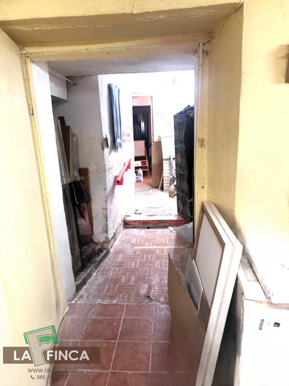 For sale of premises in Oviedo