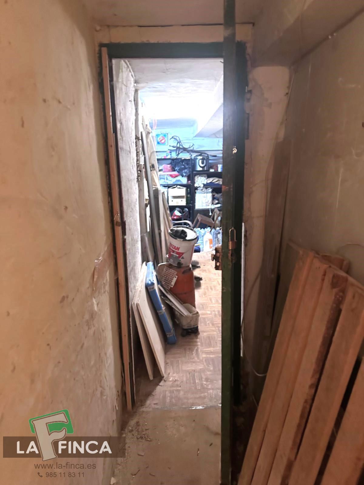 For sale of premises in Oviedo