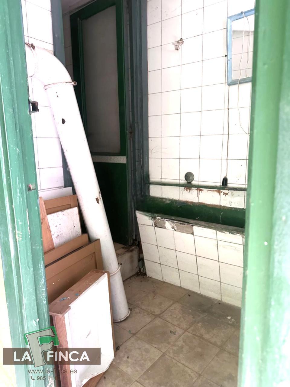 For sale of premises in Oviedo