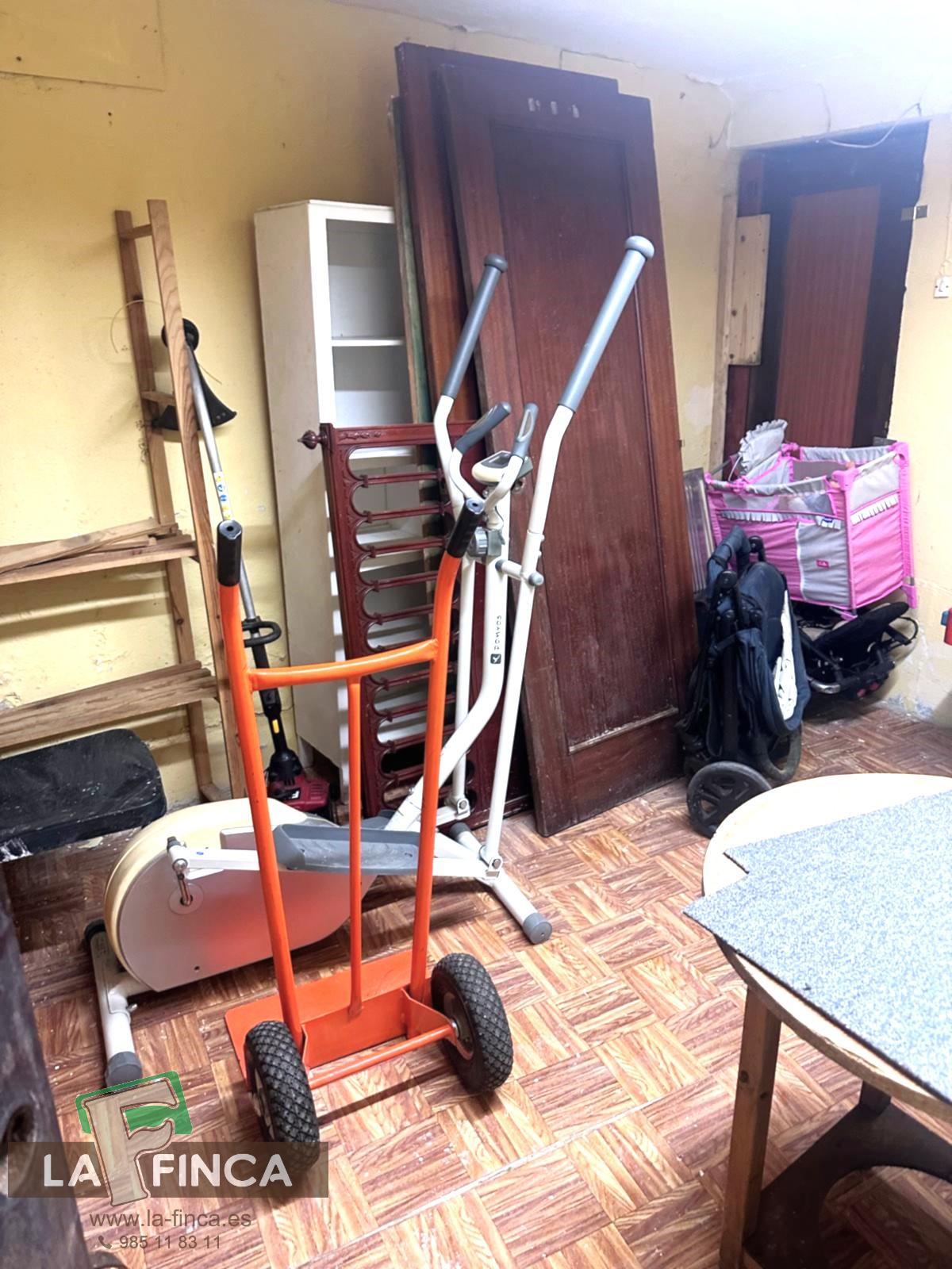 For sale of premises in Oviedo