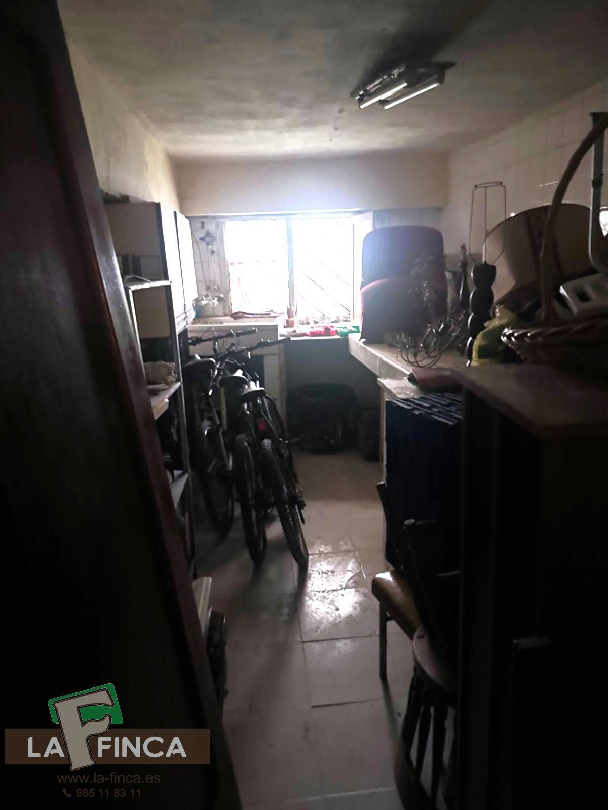 For sale of premises in Oviedo