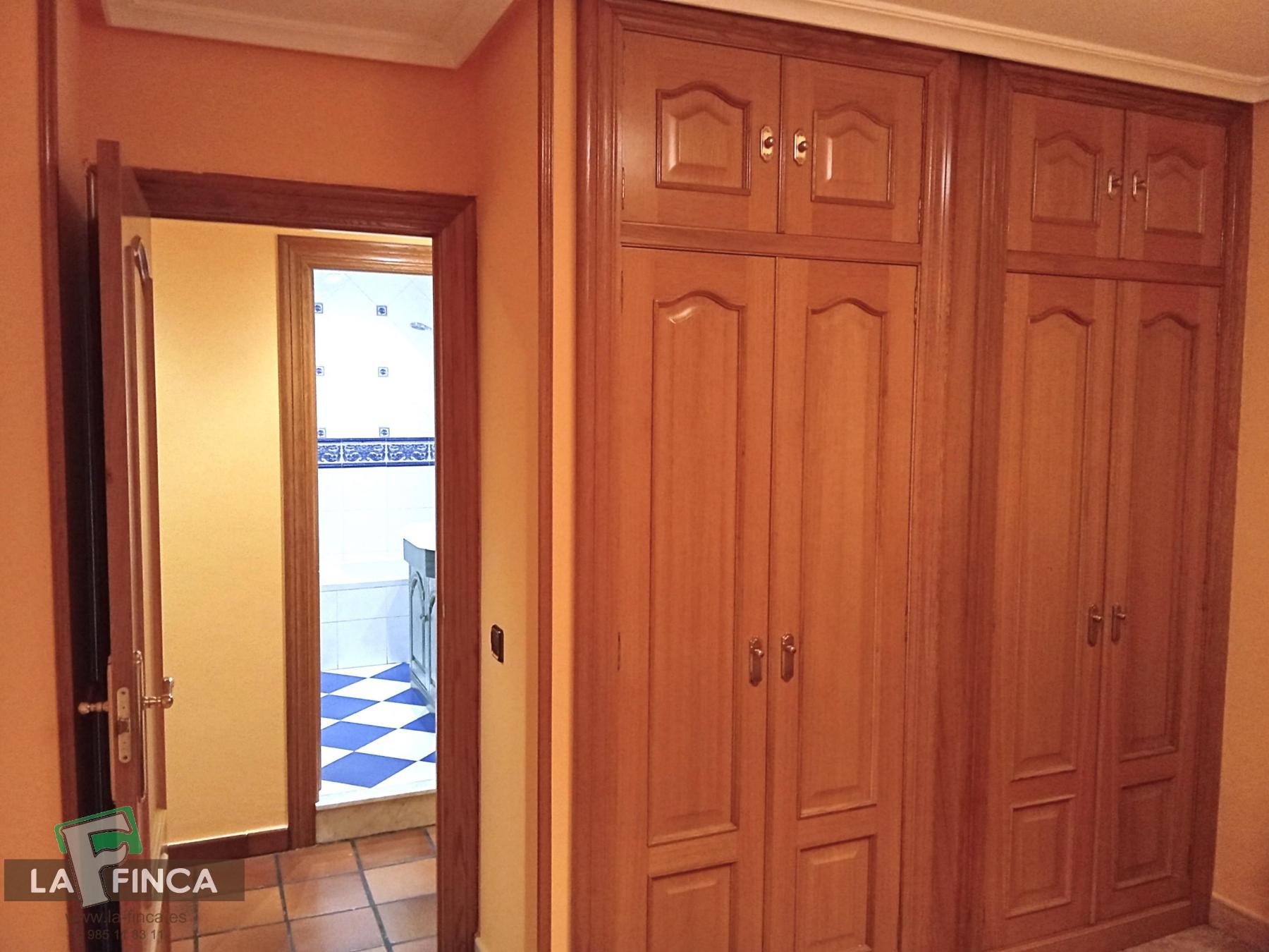 For sale of flat in Oviedo