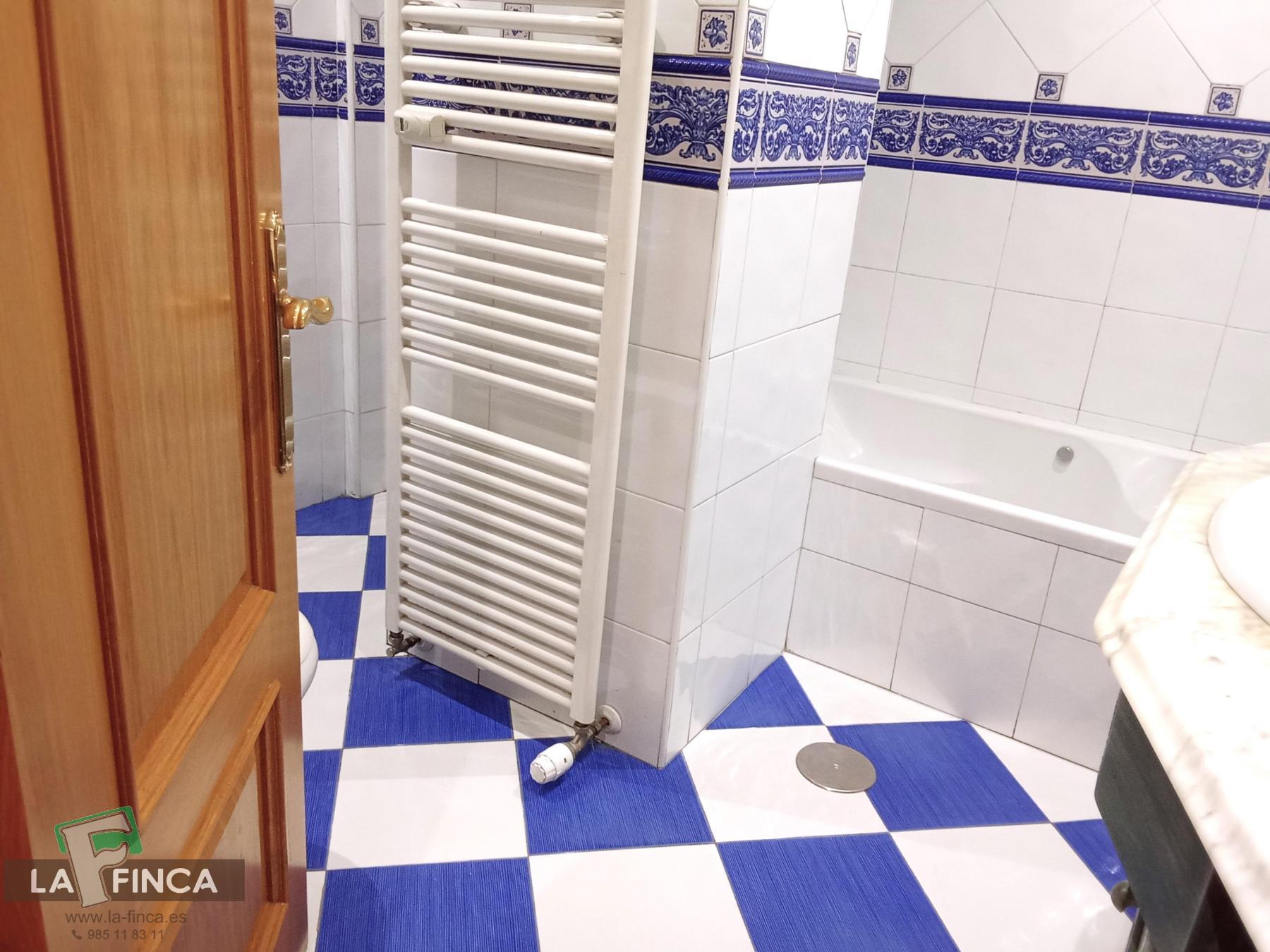 For sale of flat in Oviedo