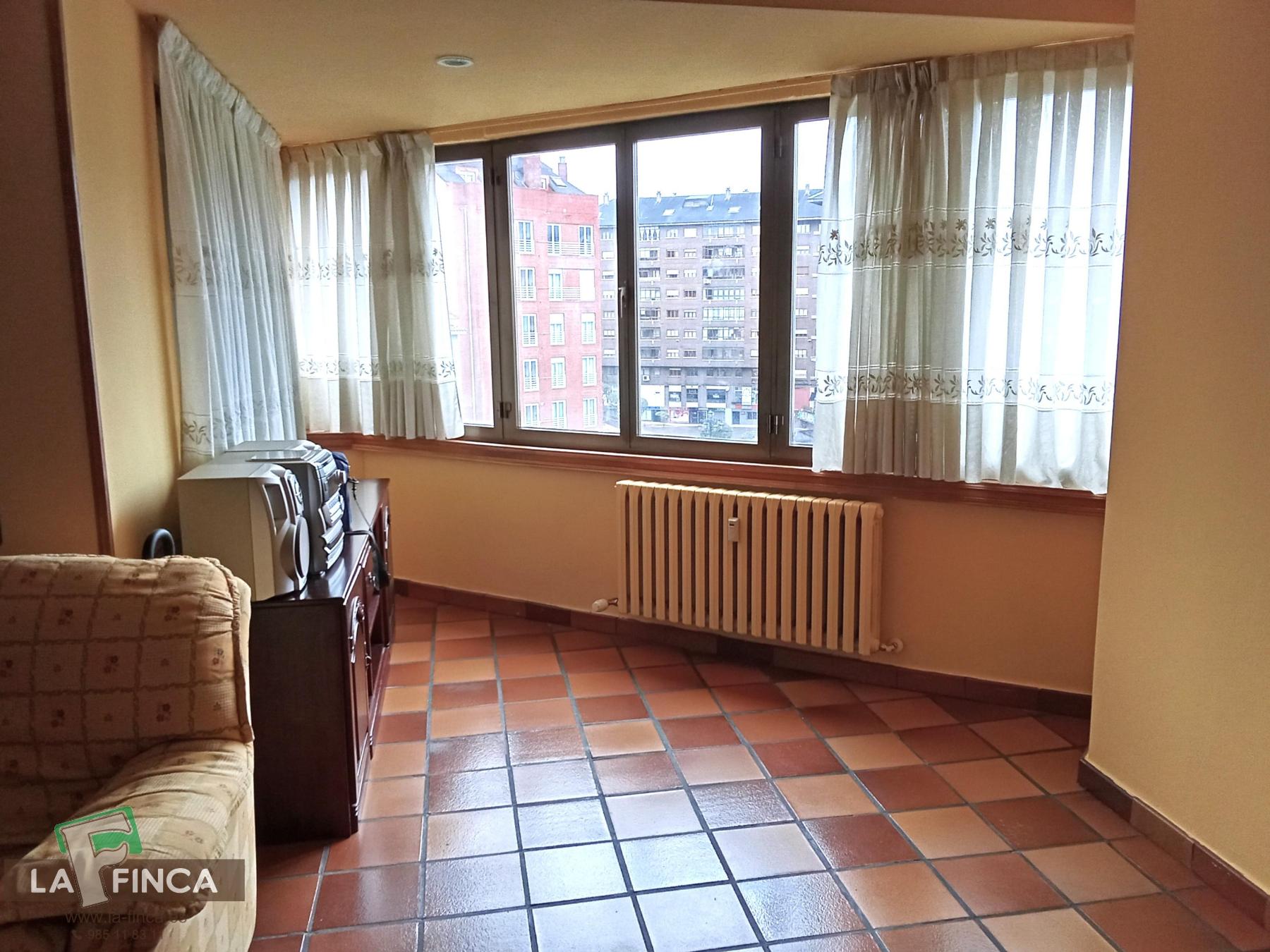 For sale of flat in Oviedo