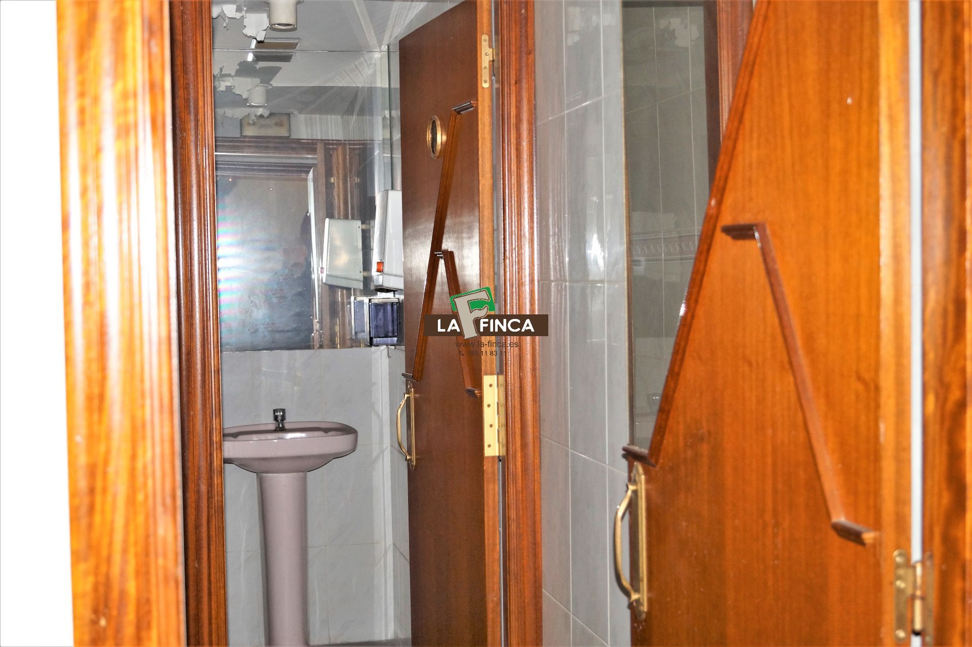 For sale of premises in Oviedo