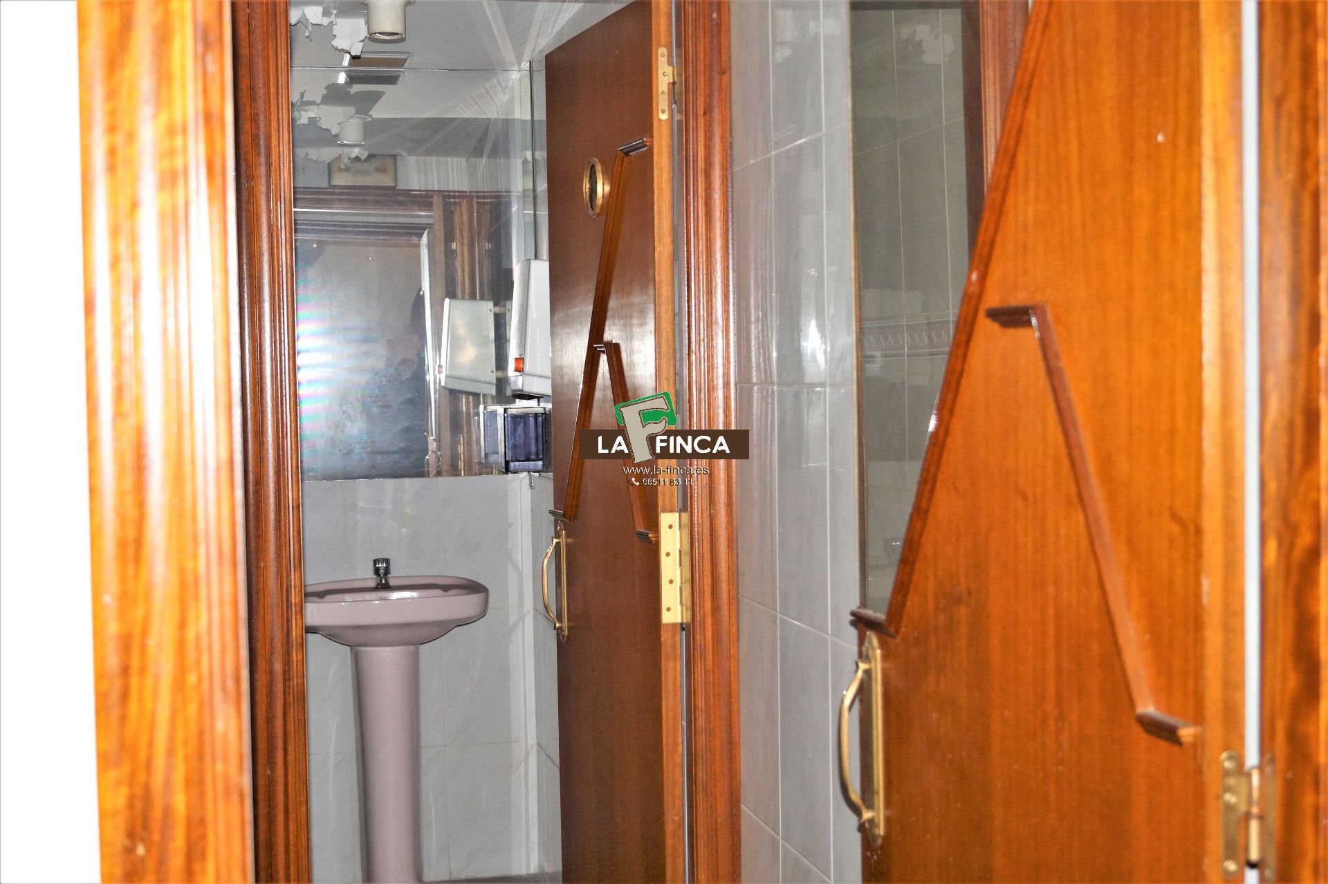 For sale of premises in Oviedo