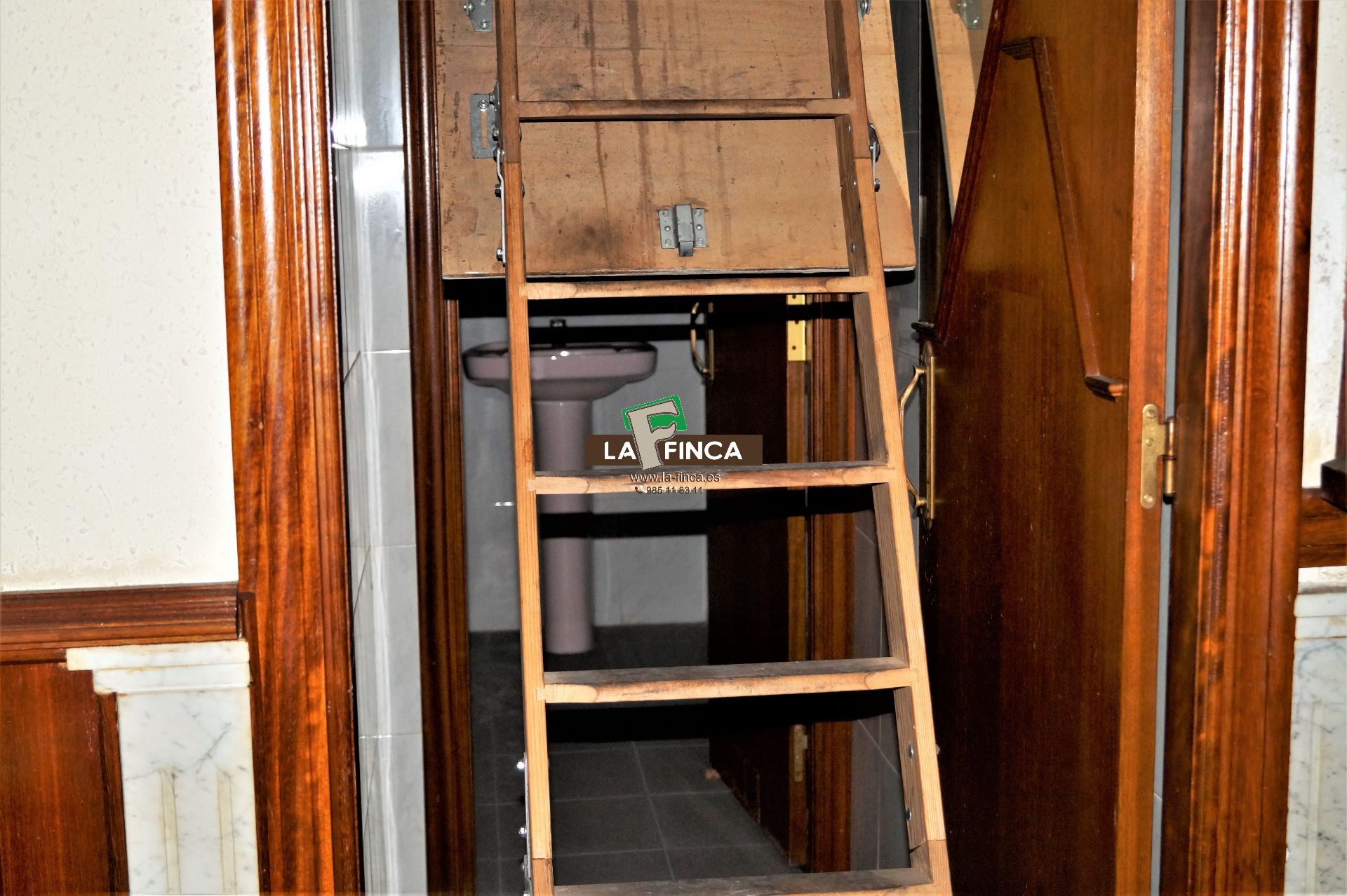 For sale of premises in Oviedo