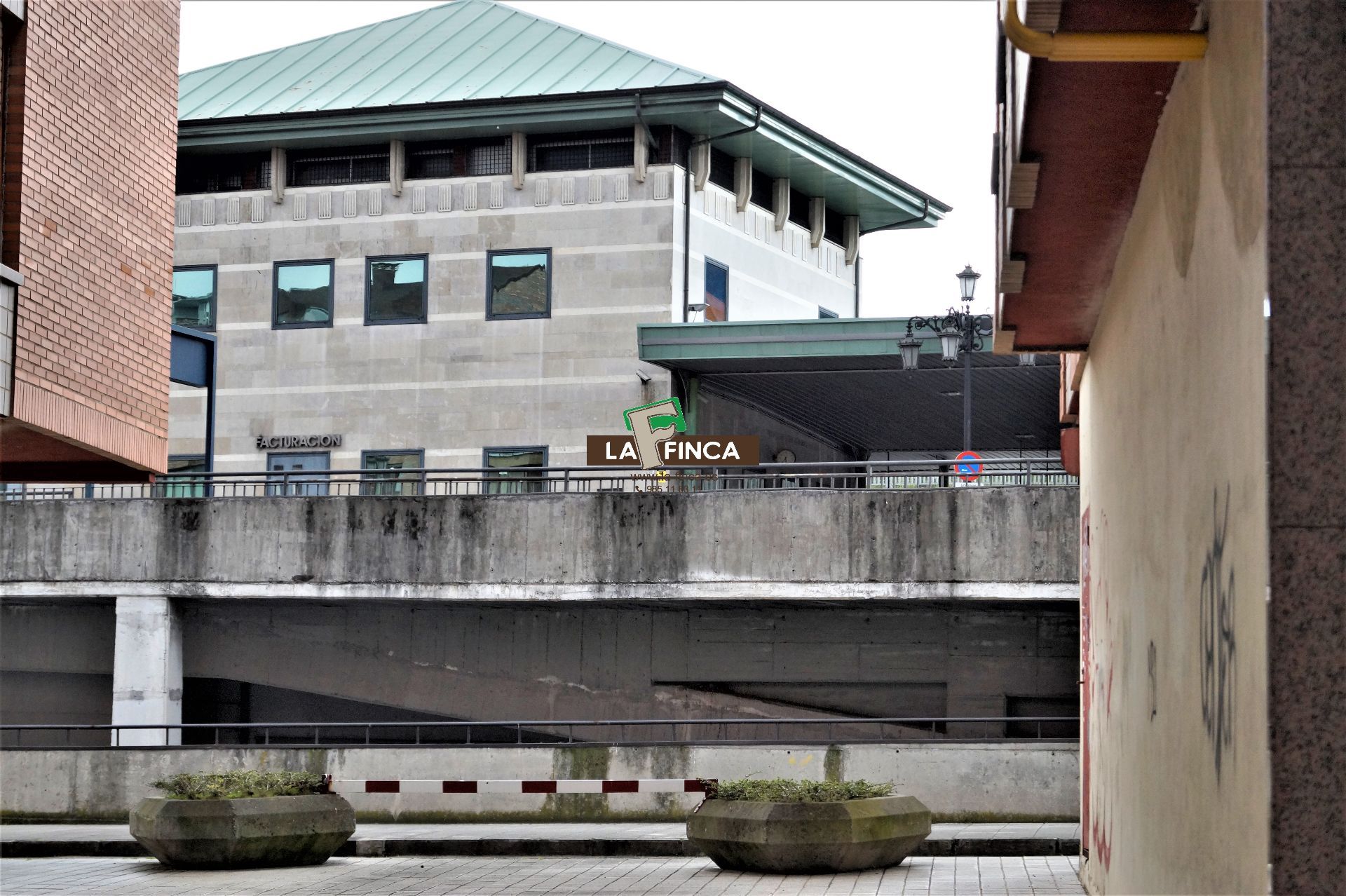 For sale of premises in Oviedo