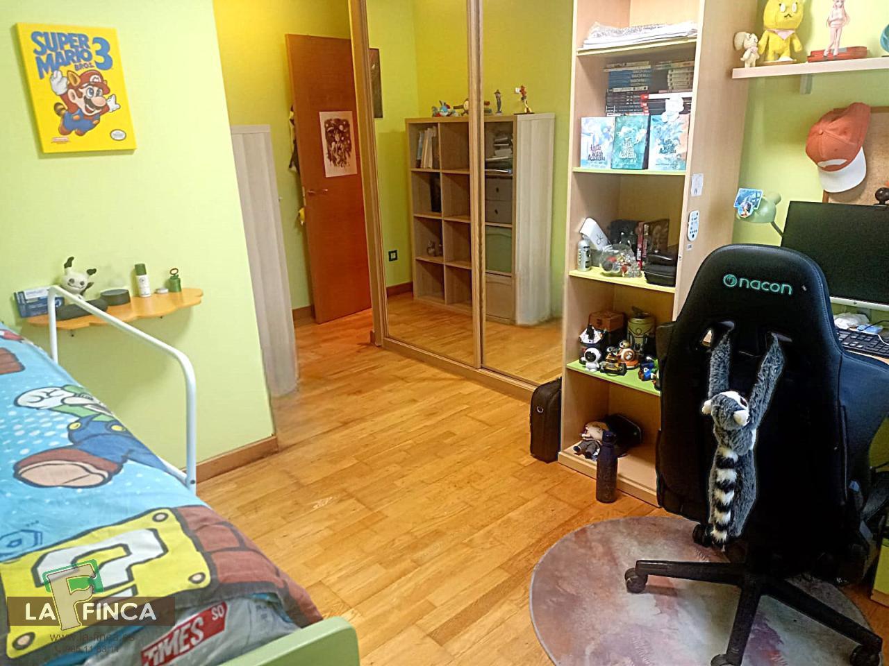 For sale of flat in Oviedo