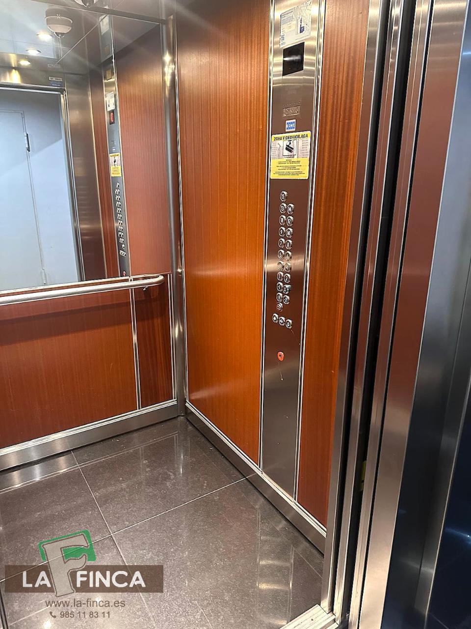 For sale of flat in Oviedo