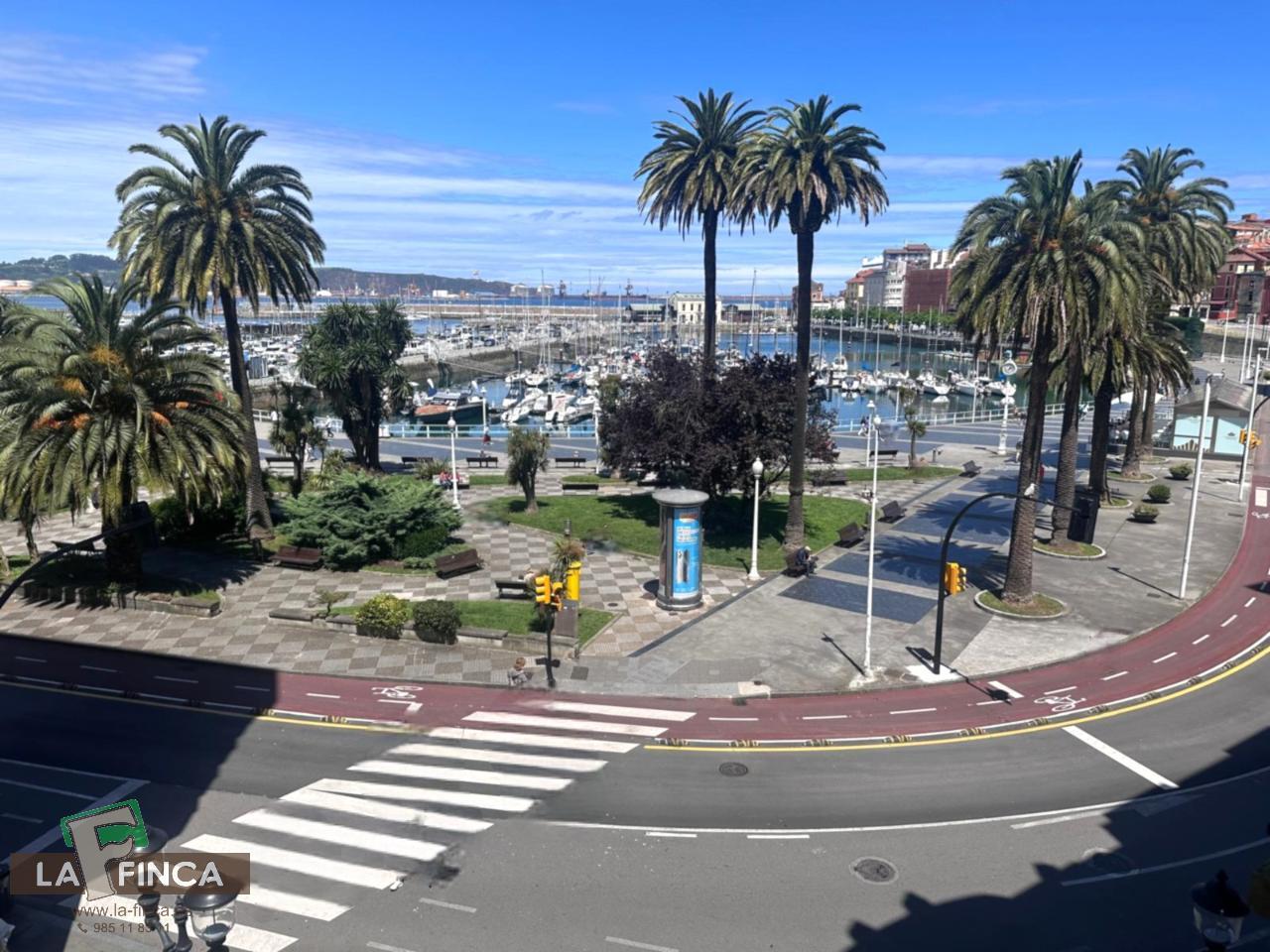 For sale of flat in Gijón