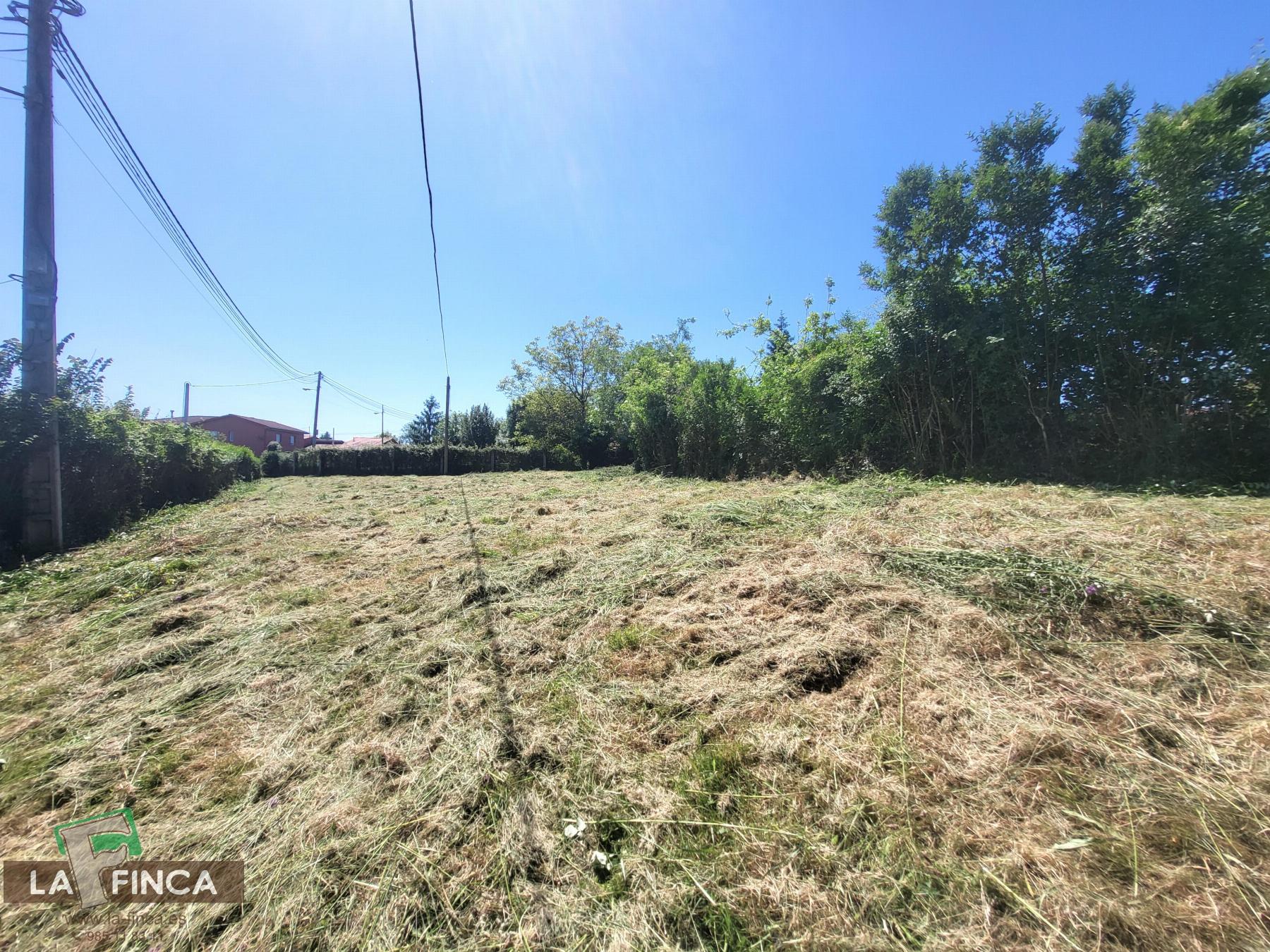 Venta de terreno en Latores