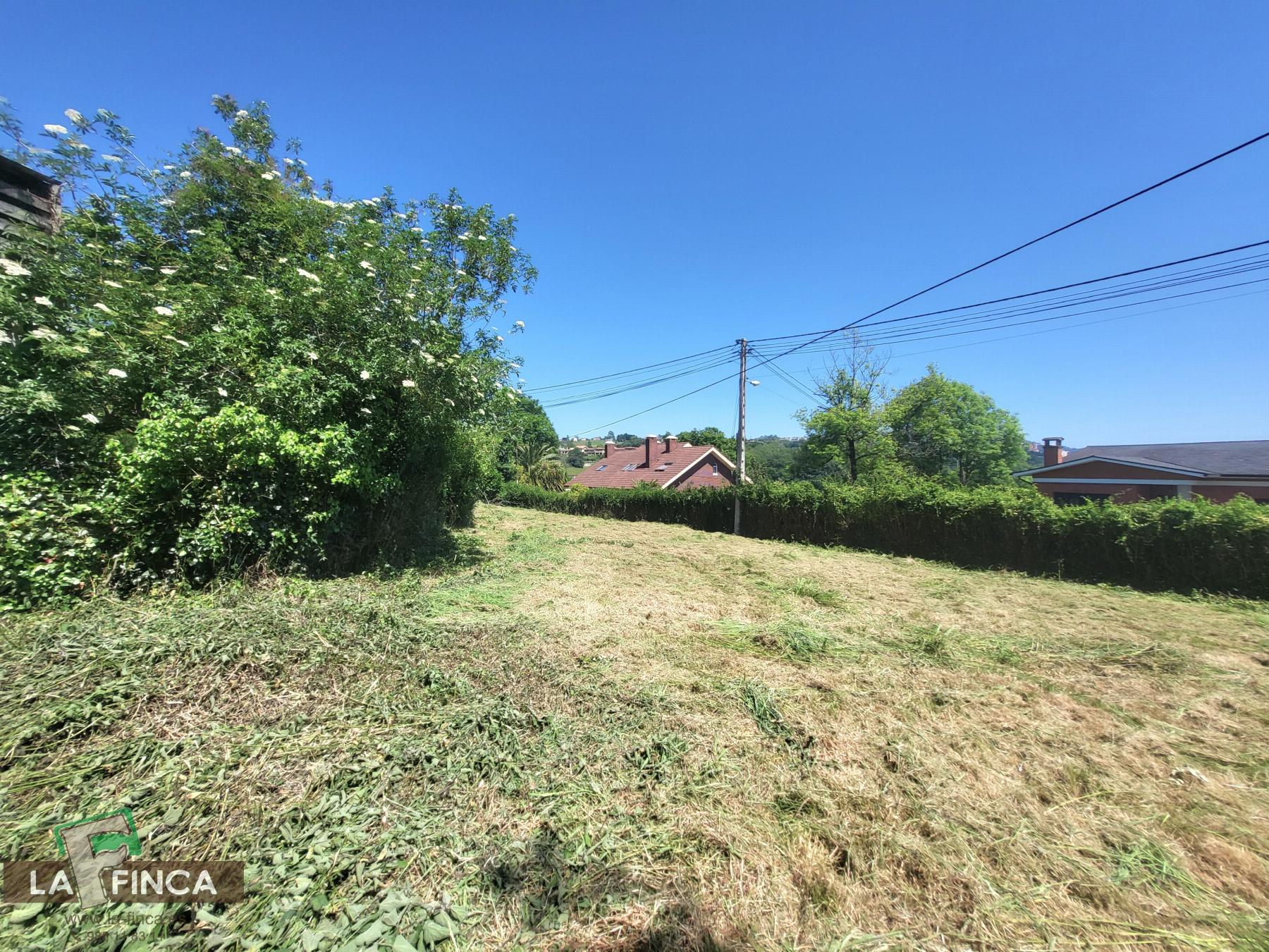 Venta de terreno en Latores