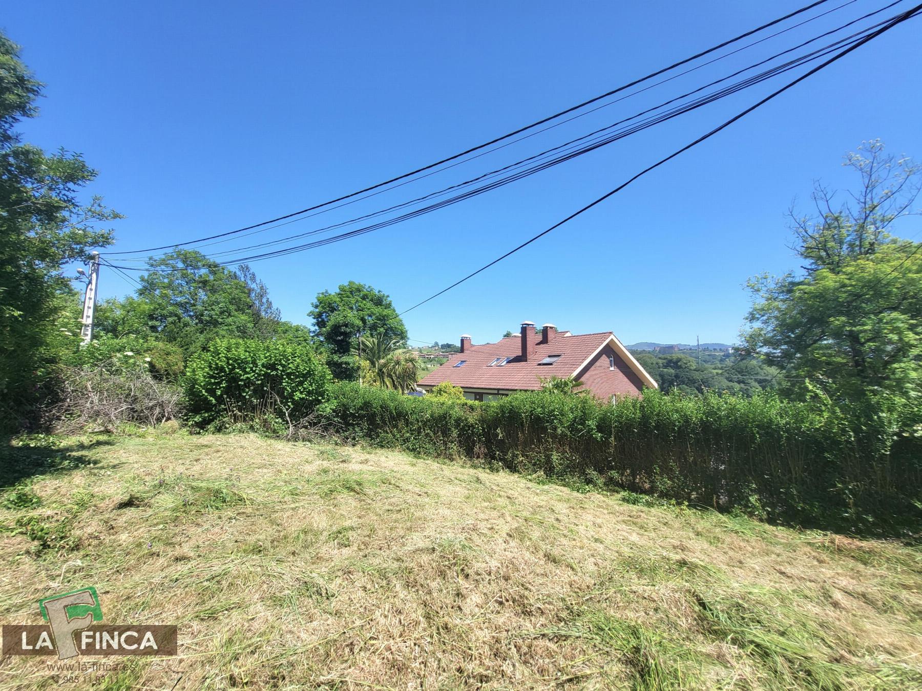 Venta de terreno en Latores