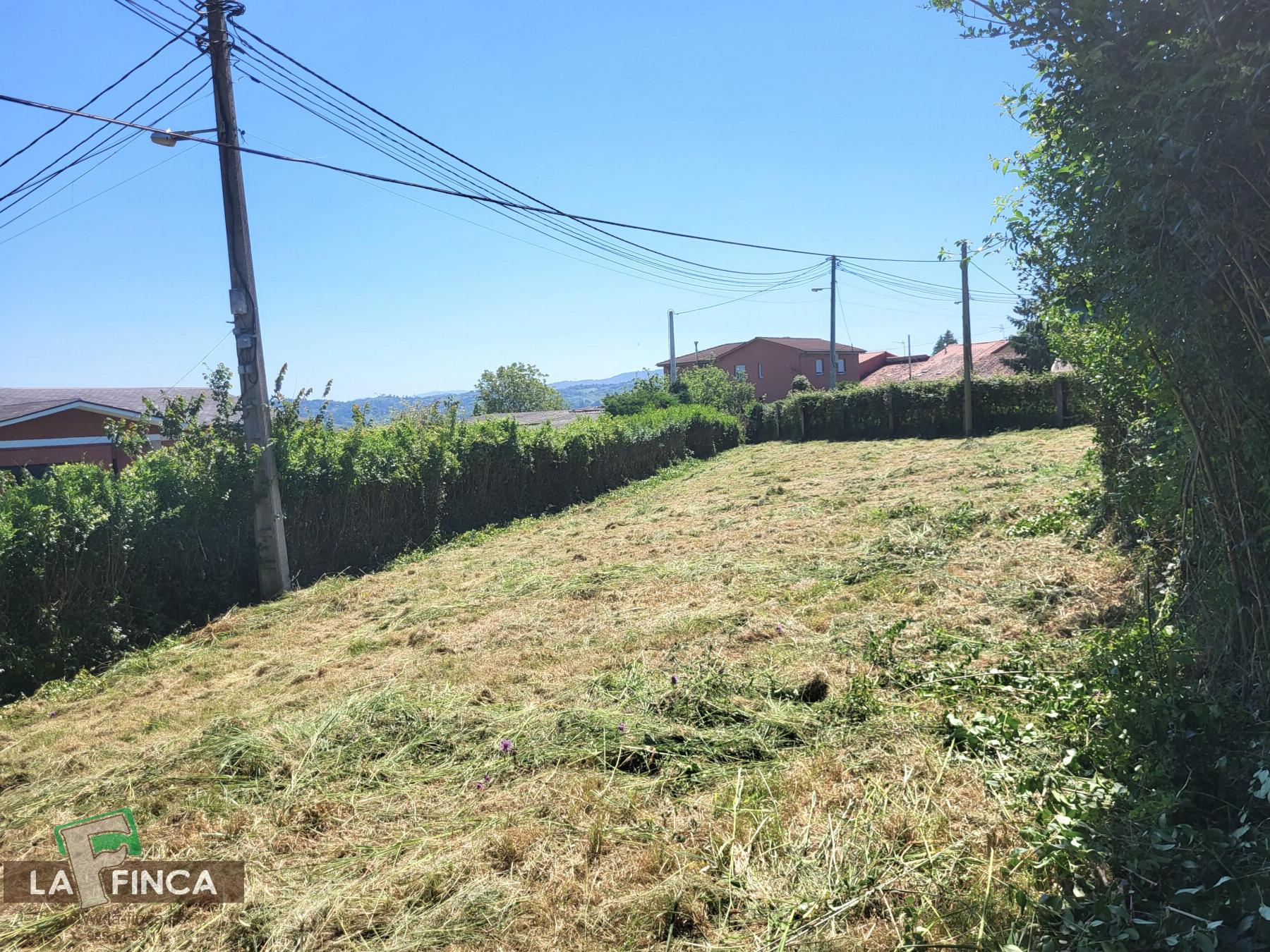 Venta de terreno en Latores