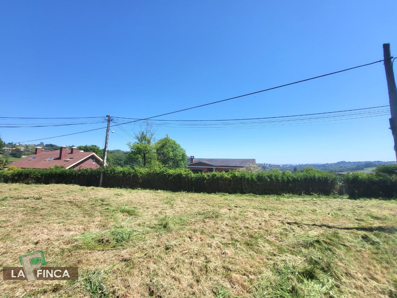 Venta de terreno en Latores