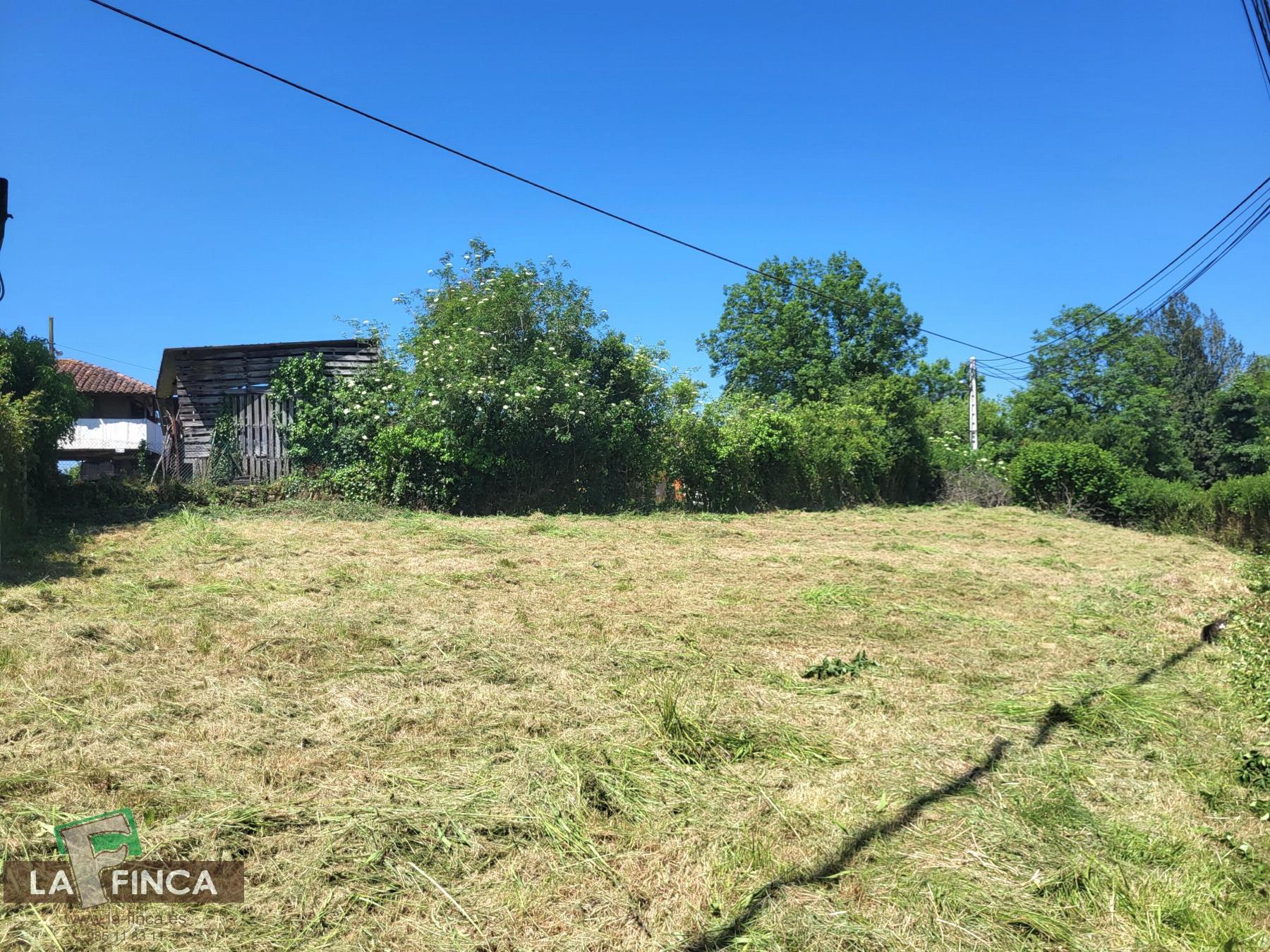 Venta de terreno en Latores