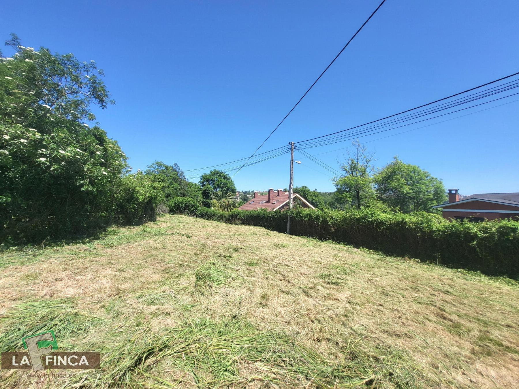 Venta de terreno en Latores