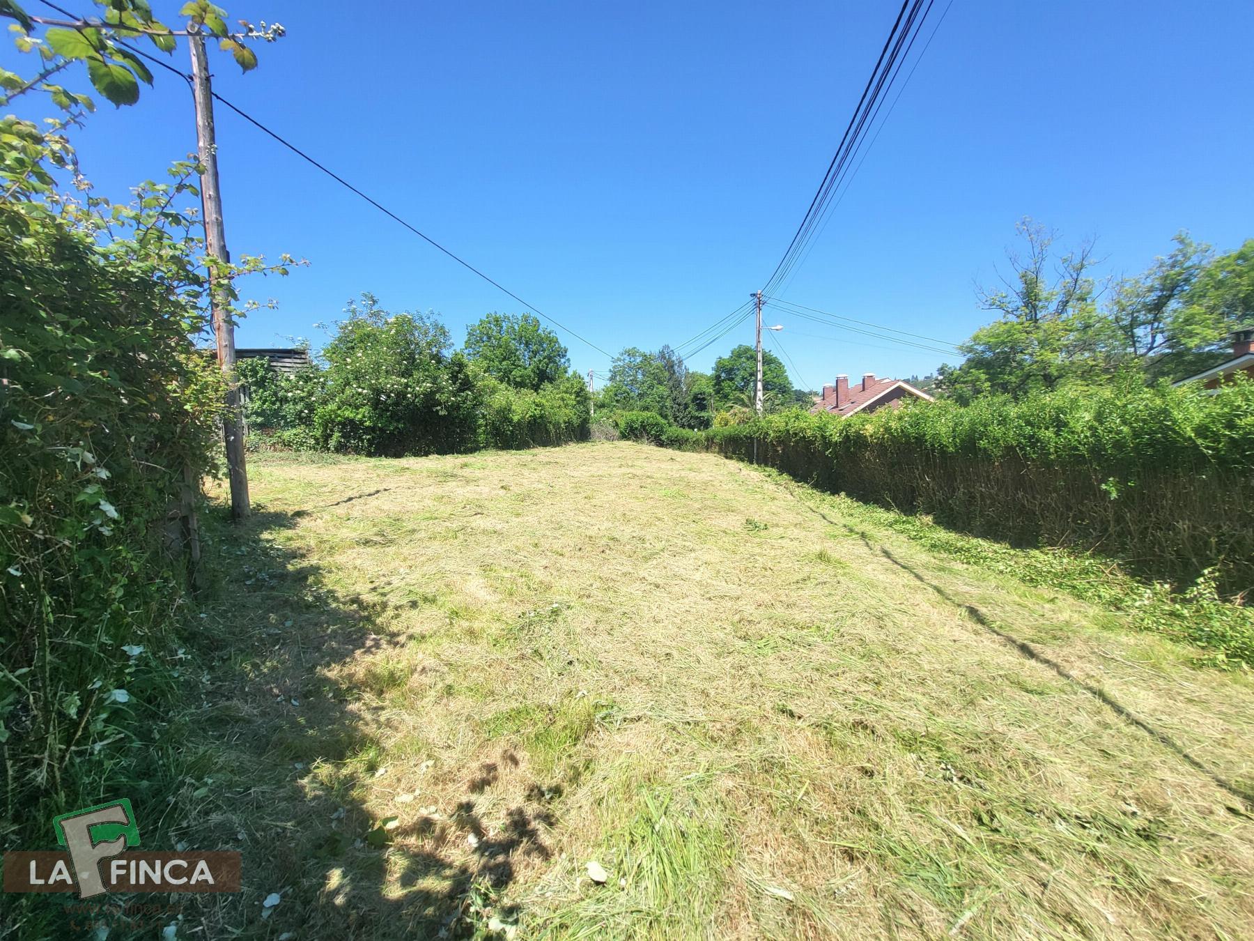 Venta de terreno en Latores