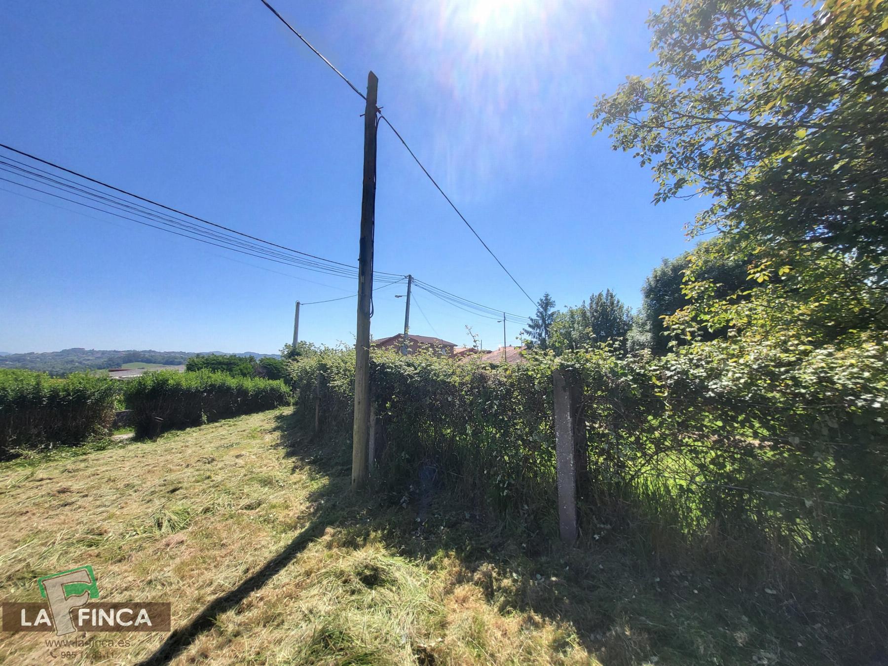 Venta de terreno en Latores