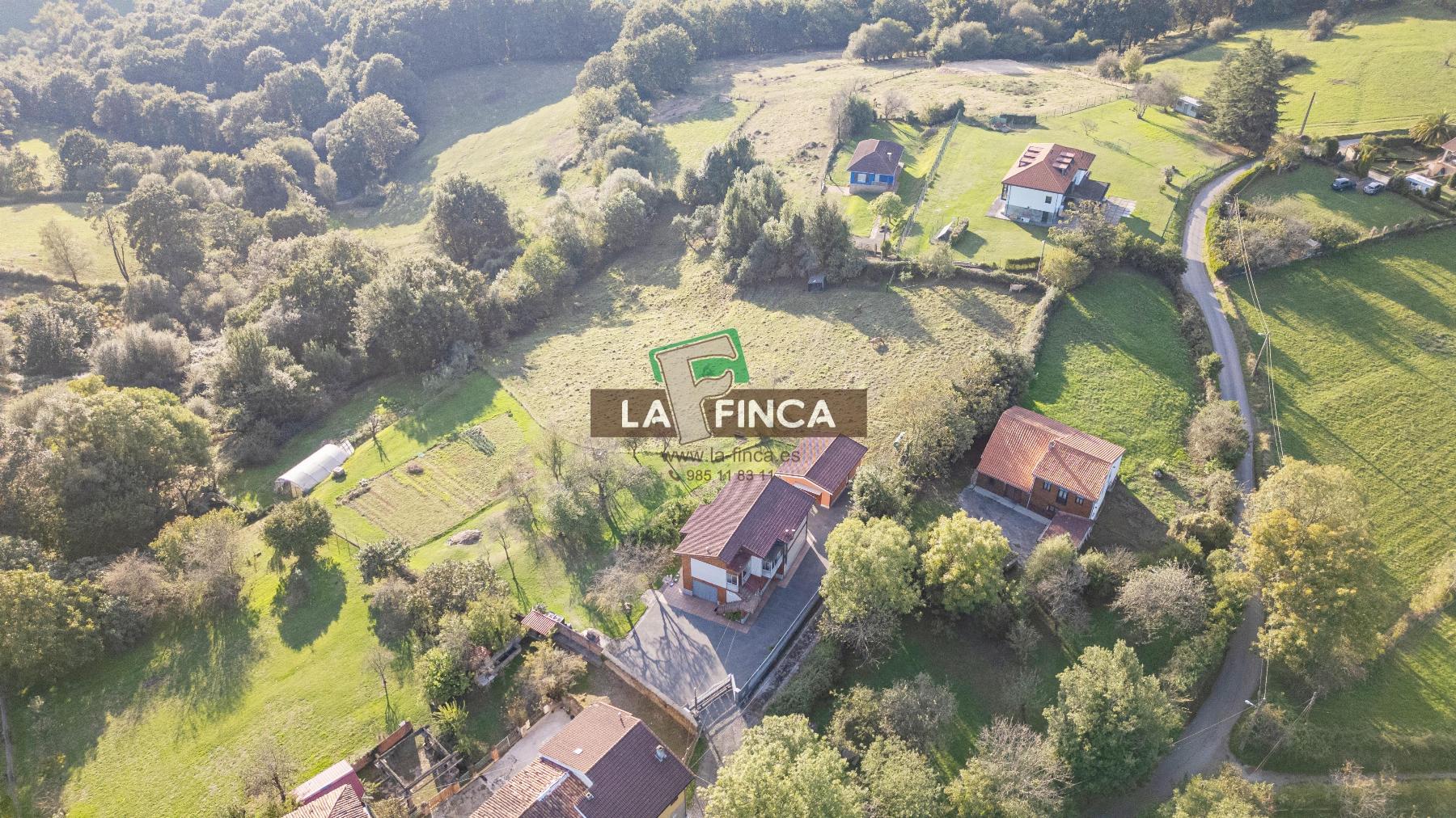 Venta de terreno en Latores