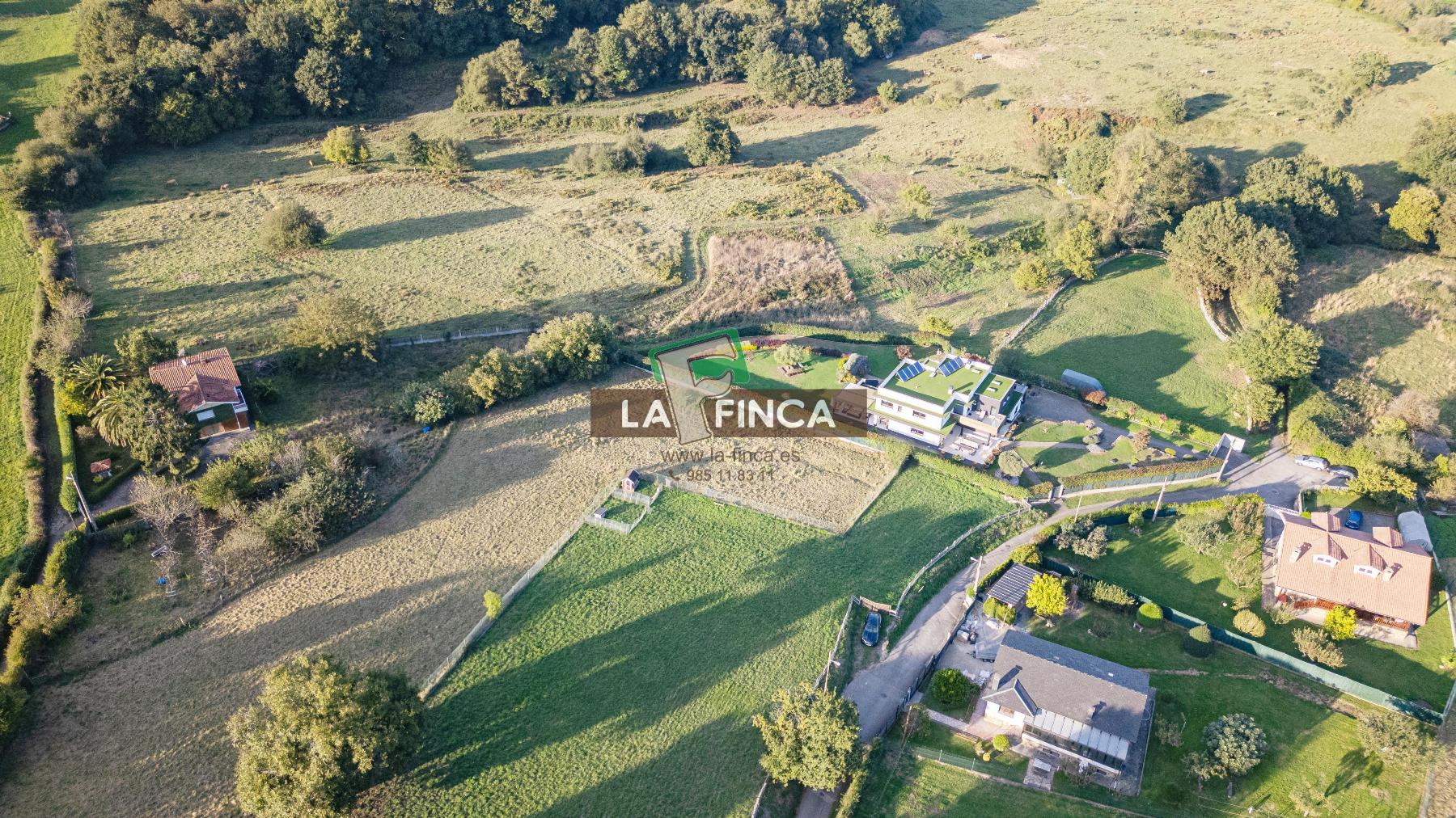 Venta de terreno en Latores