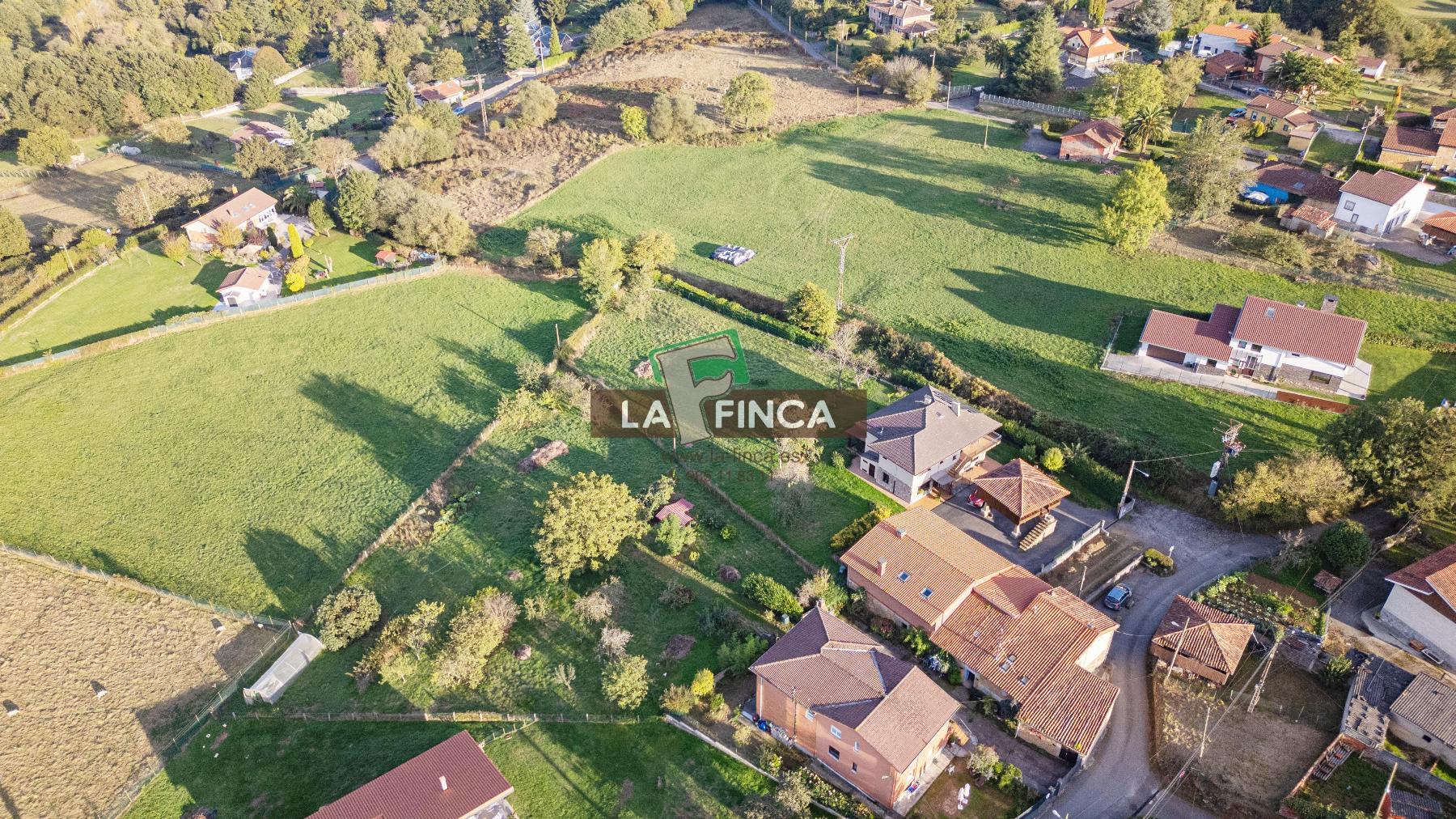 Venta de terreno en Latores