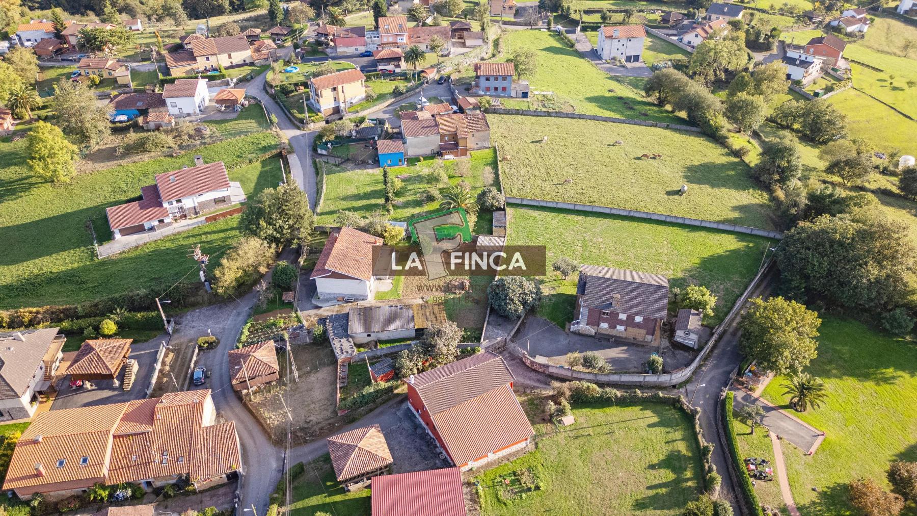 Venta de terreno en Latores