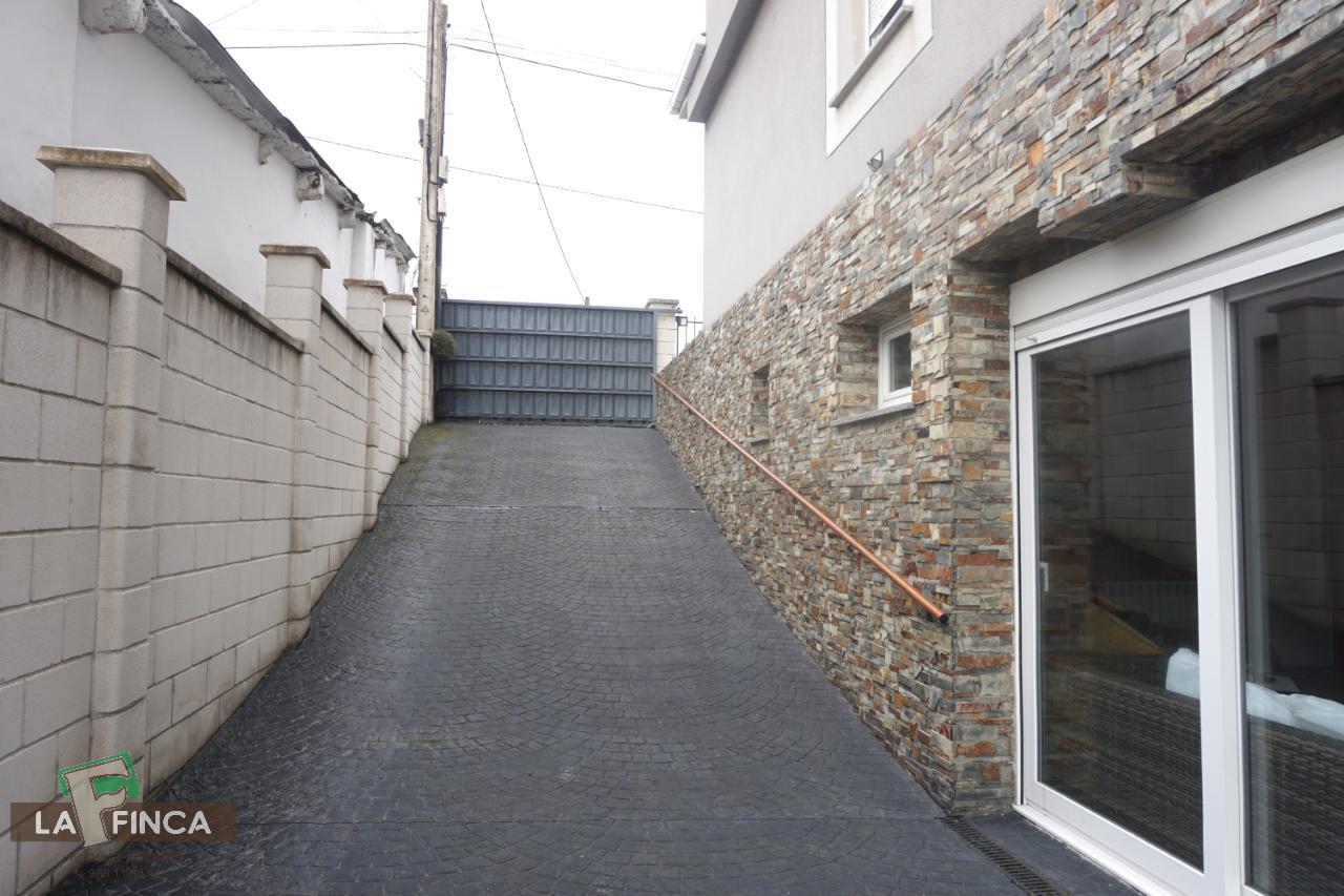 For sale of chalet in Castrillón