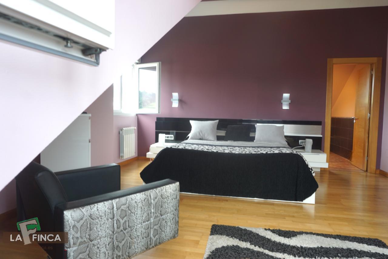 For sale of chalet in Castrillón