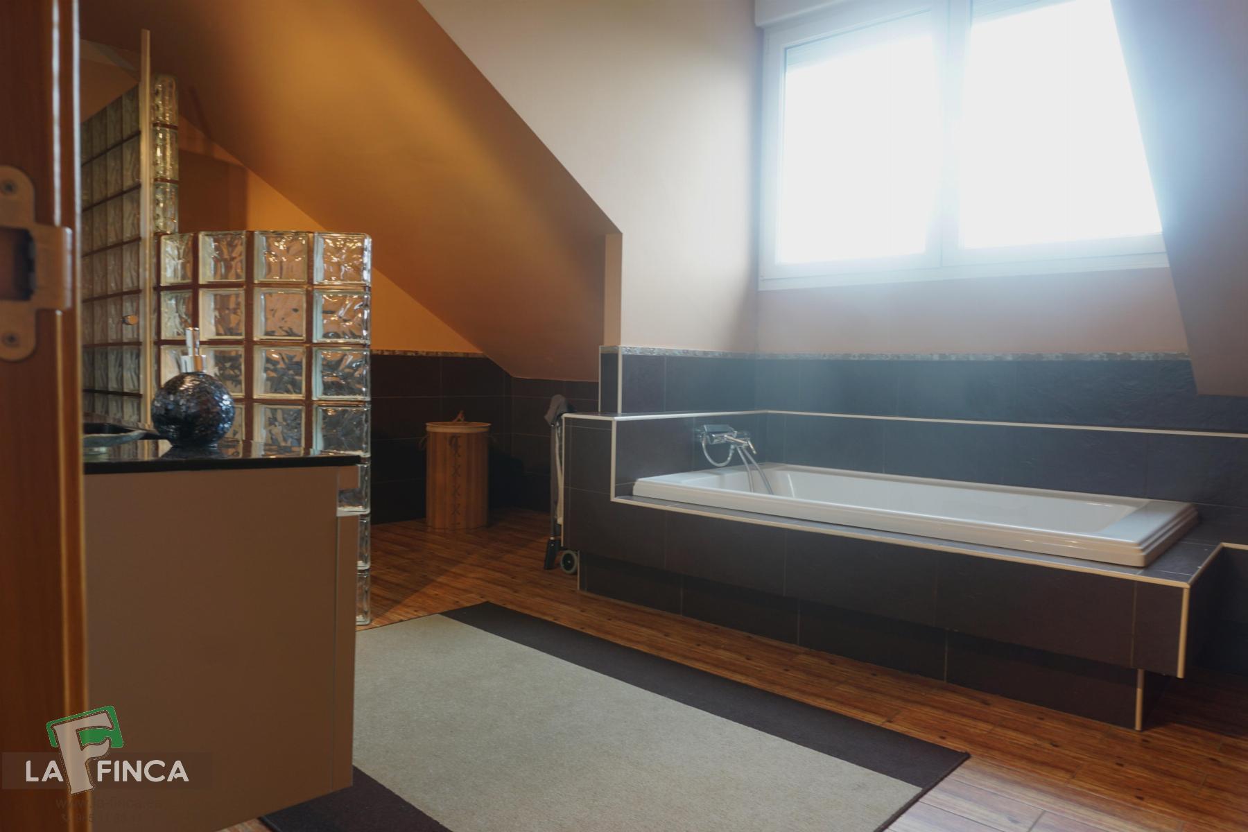 For sale of chalet in Castrillón