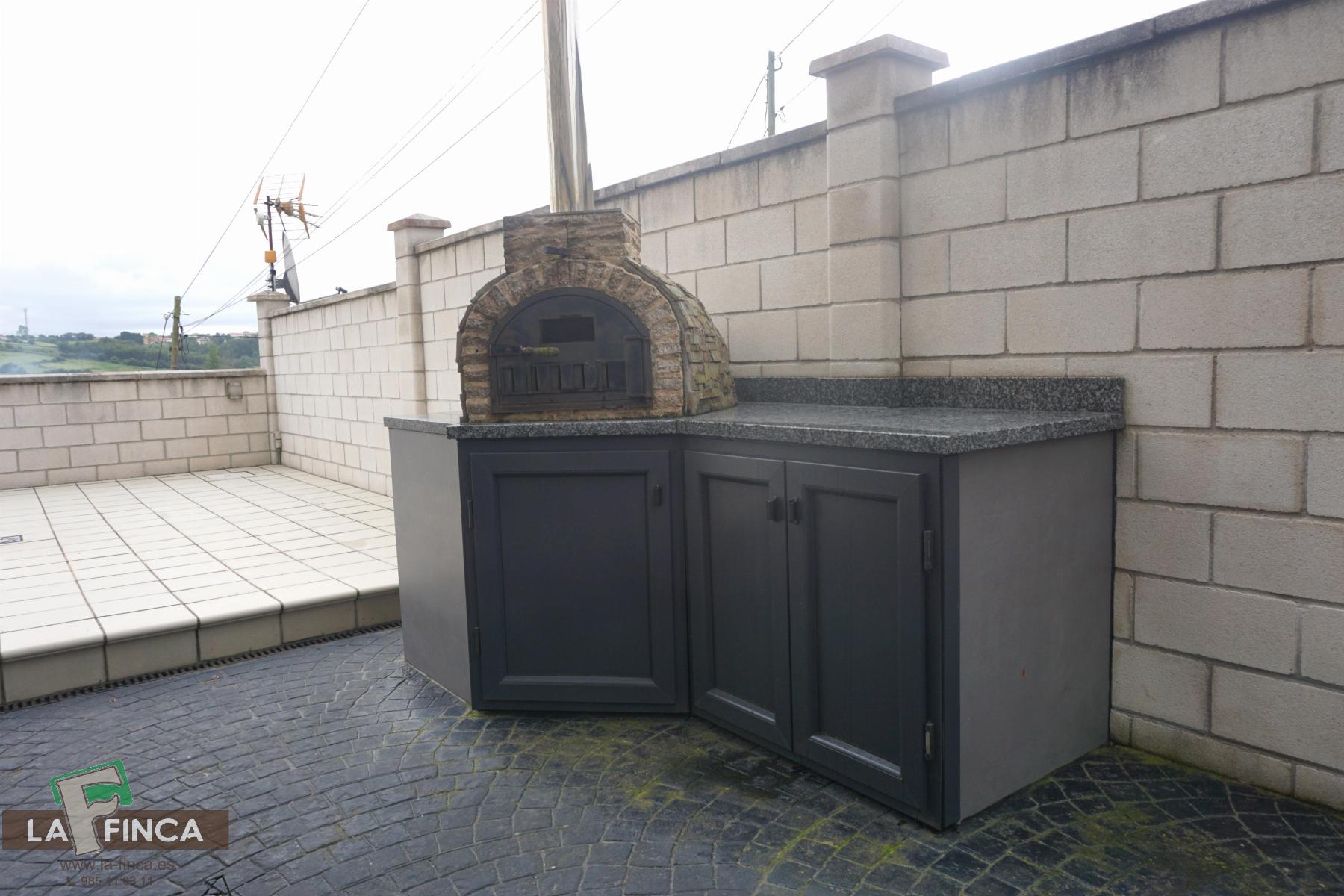 For sale of chalet in Castrillón