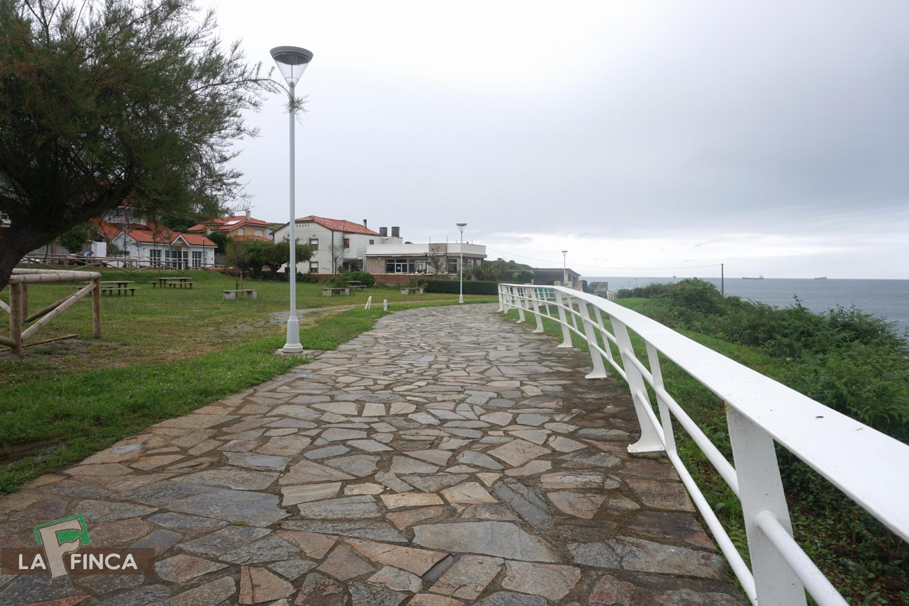 For sale of chalet in Castrillón