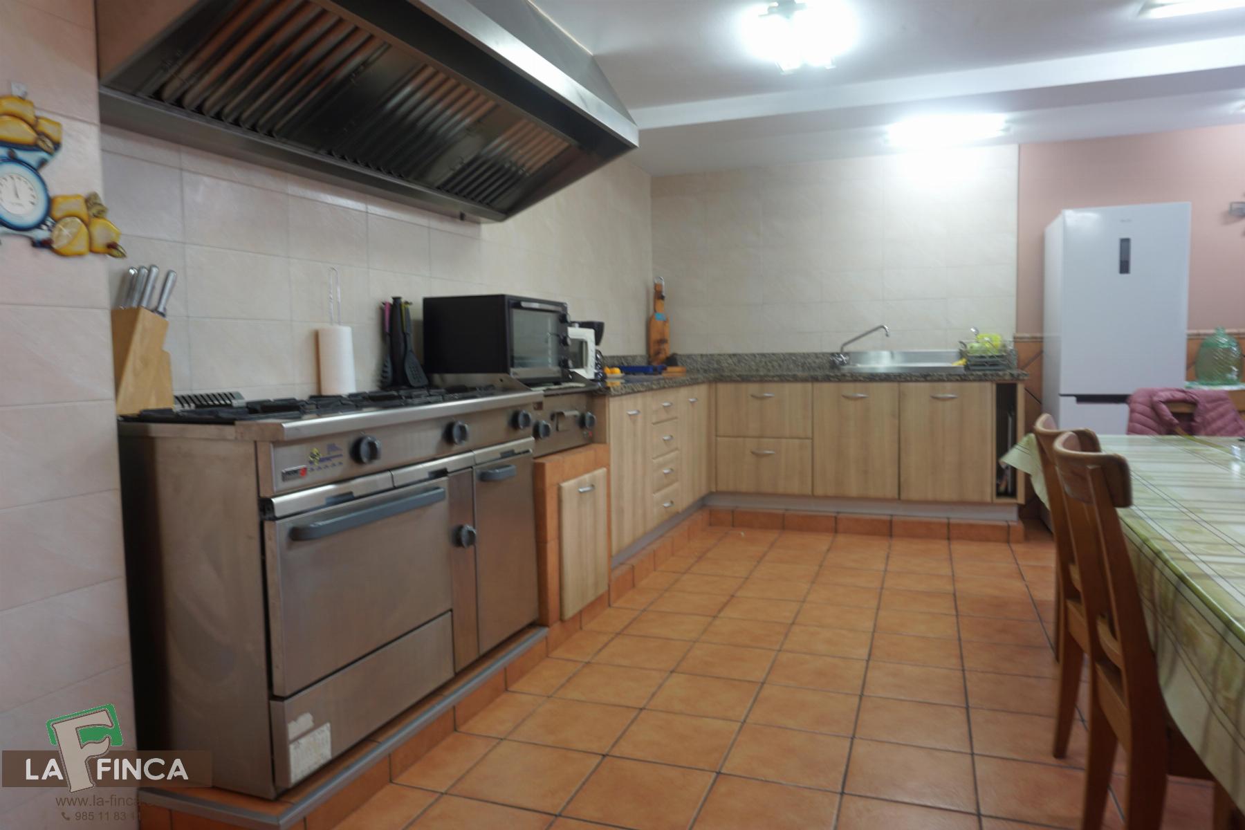 For sale of chalet in Castrillón