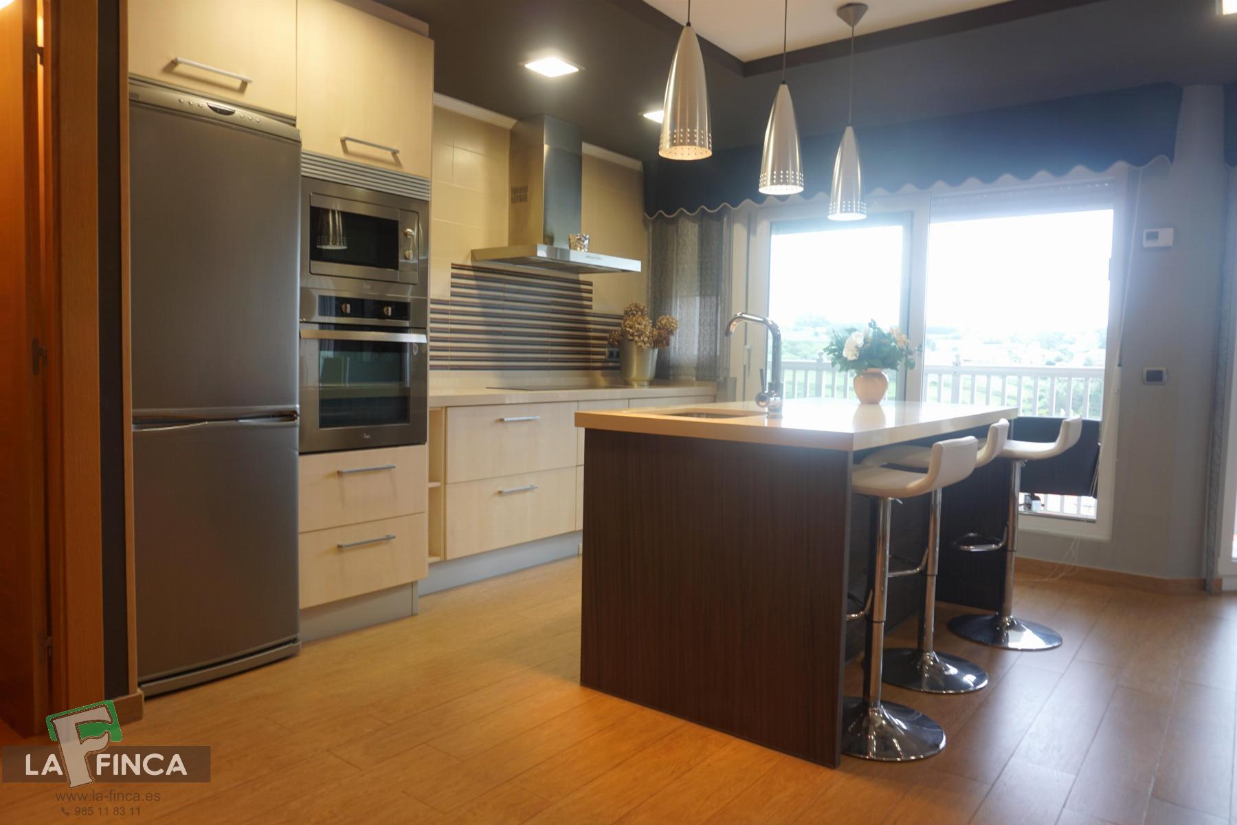 For sale of chalet in Castrillón